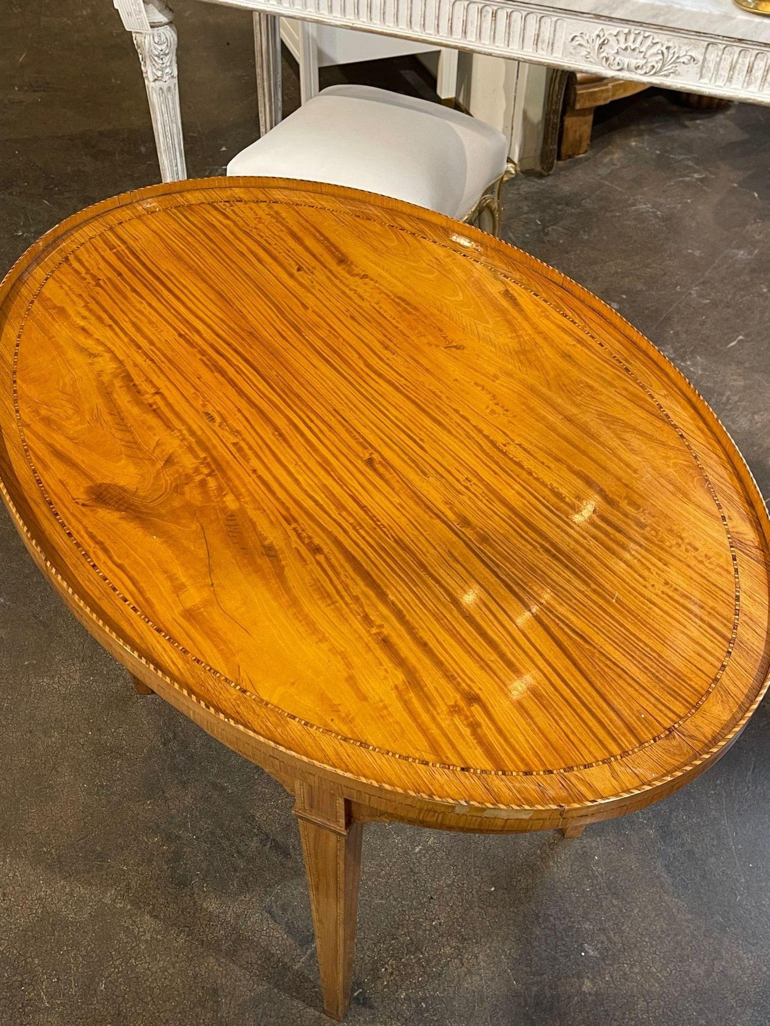 Italian Walnut Oval Side Table In Good Condition For Sale In Dallas, TX