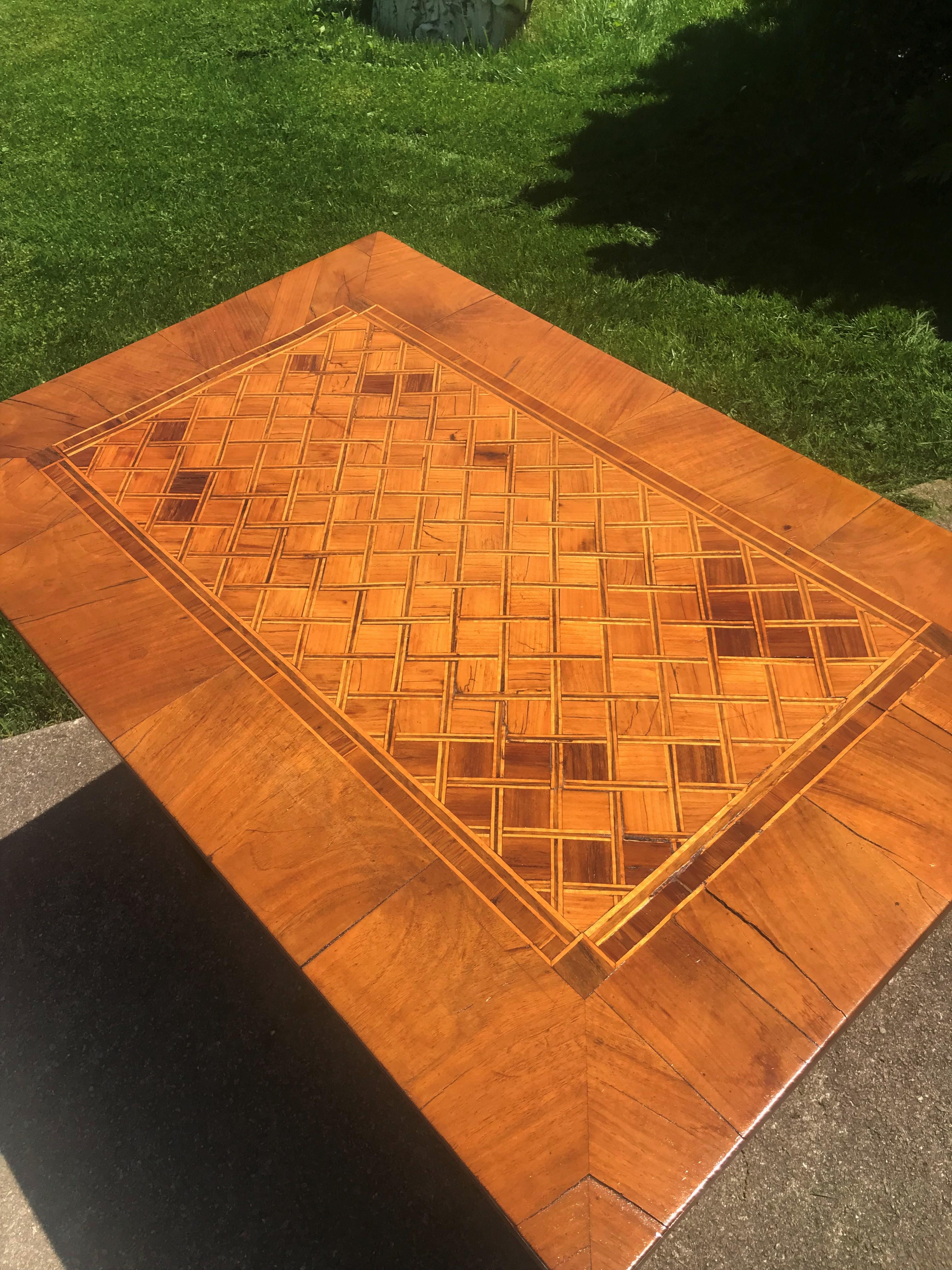 Italian Walnut and Fruitwood Parquetry Neoclassical Style Table In Fair Condition In Nashville, TN