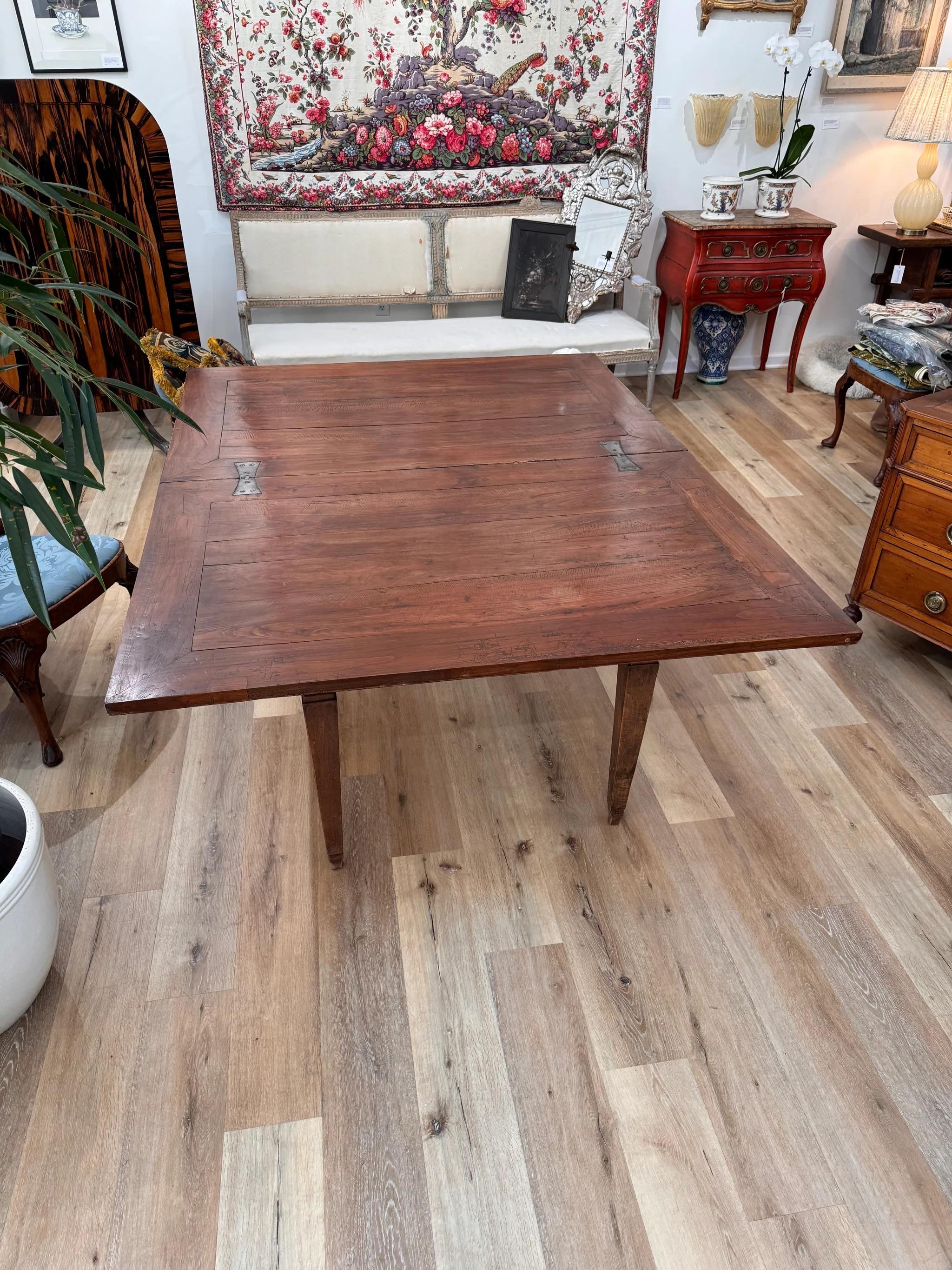 Italian Walnut Rectangular Dining Table, 19th Century, possibly earlier For Sale 10