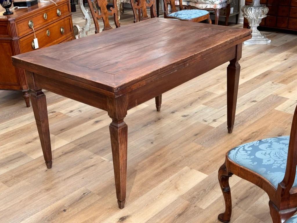 Italian Walnut Rectangular Dining Table, 19th Century, possibly earlier For Sale 4