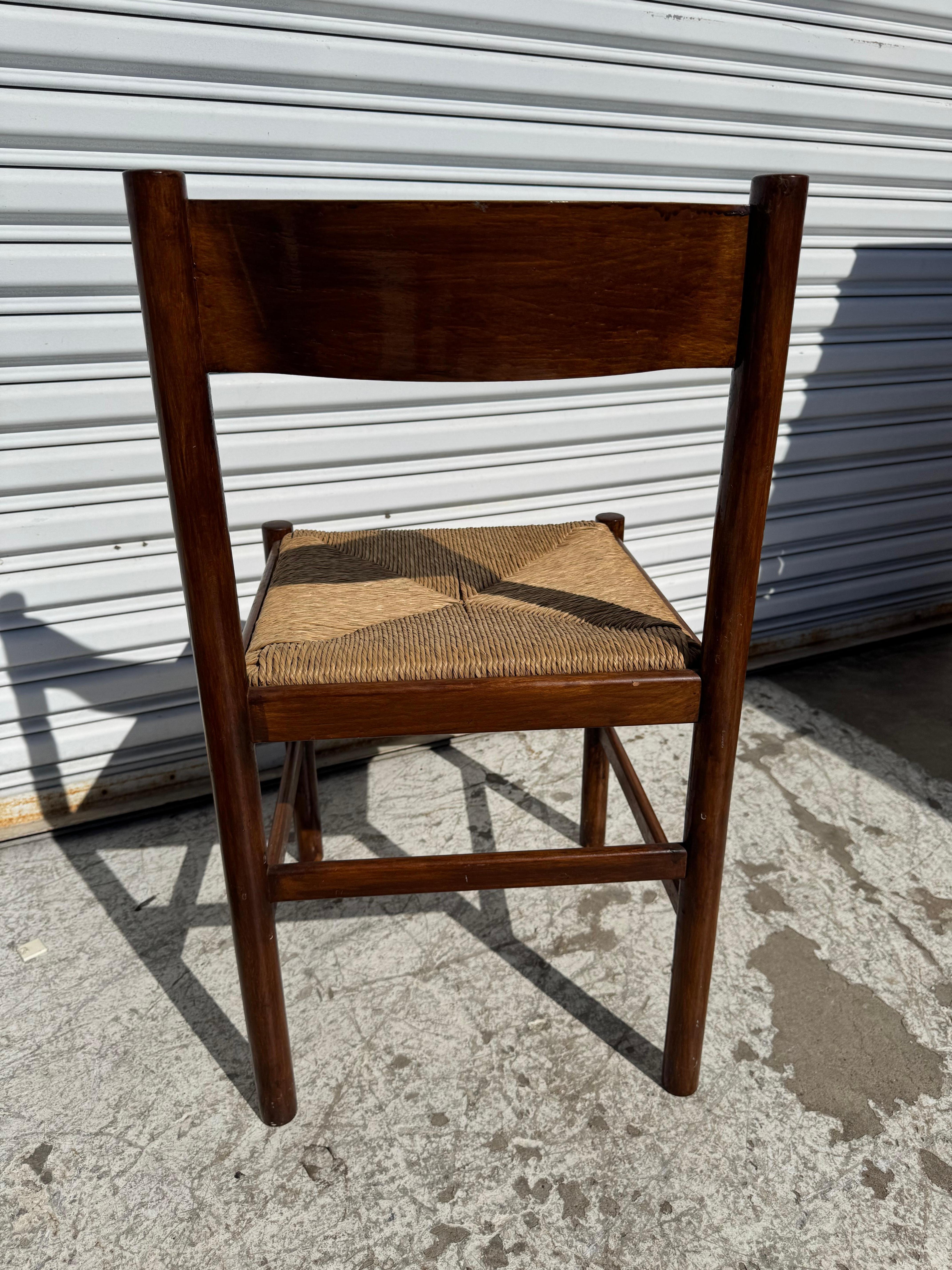 italien Italian Walnut Rush Bottom seat Side Chair en vente