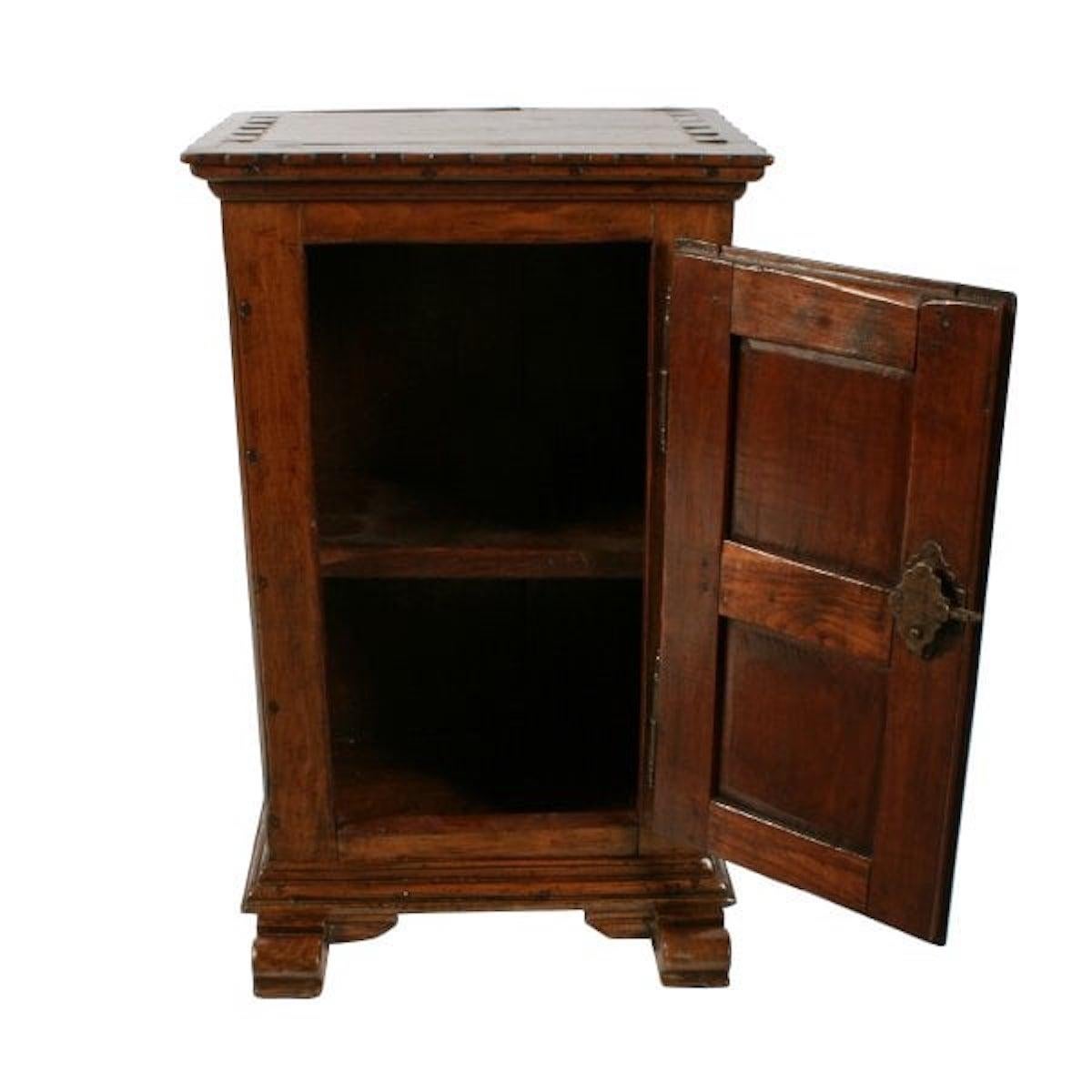Italian Walnut Side Cabinet, 19th Century  For Sale 1