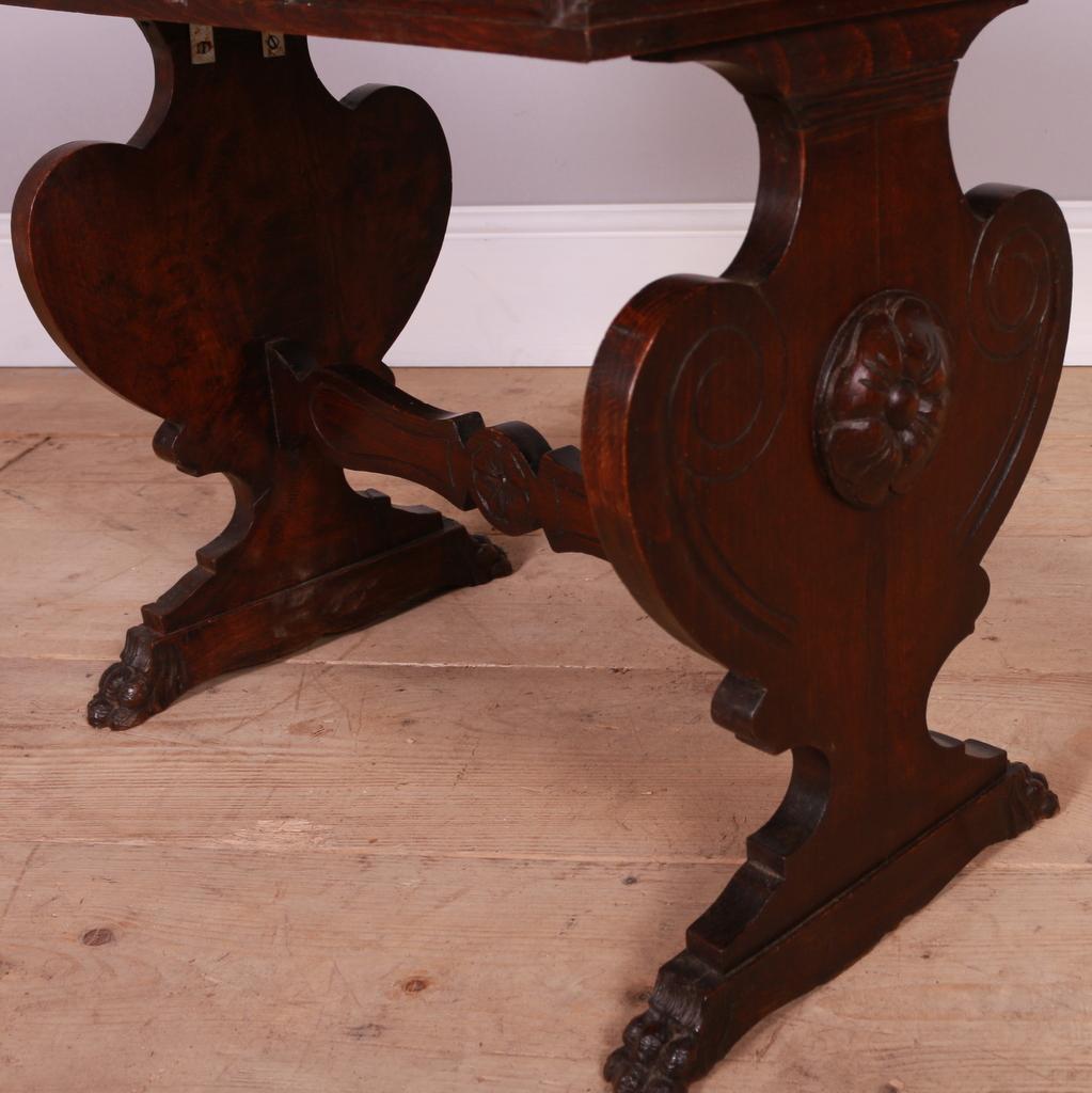 Italian Walnut Side Table In Good Condition For Sale In Leamington Spa, Warwickshire