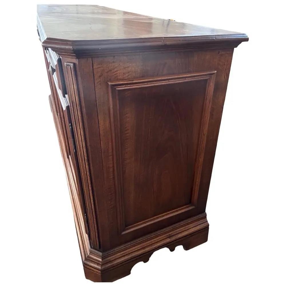 Credenza / Buffet / Credenza in noce italiano, XIX secolo in vendita 1