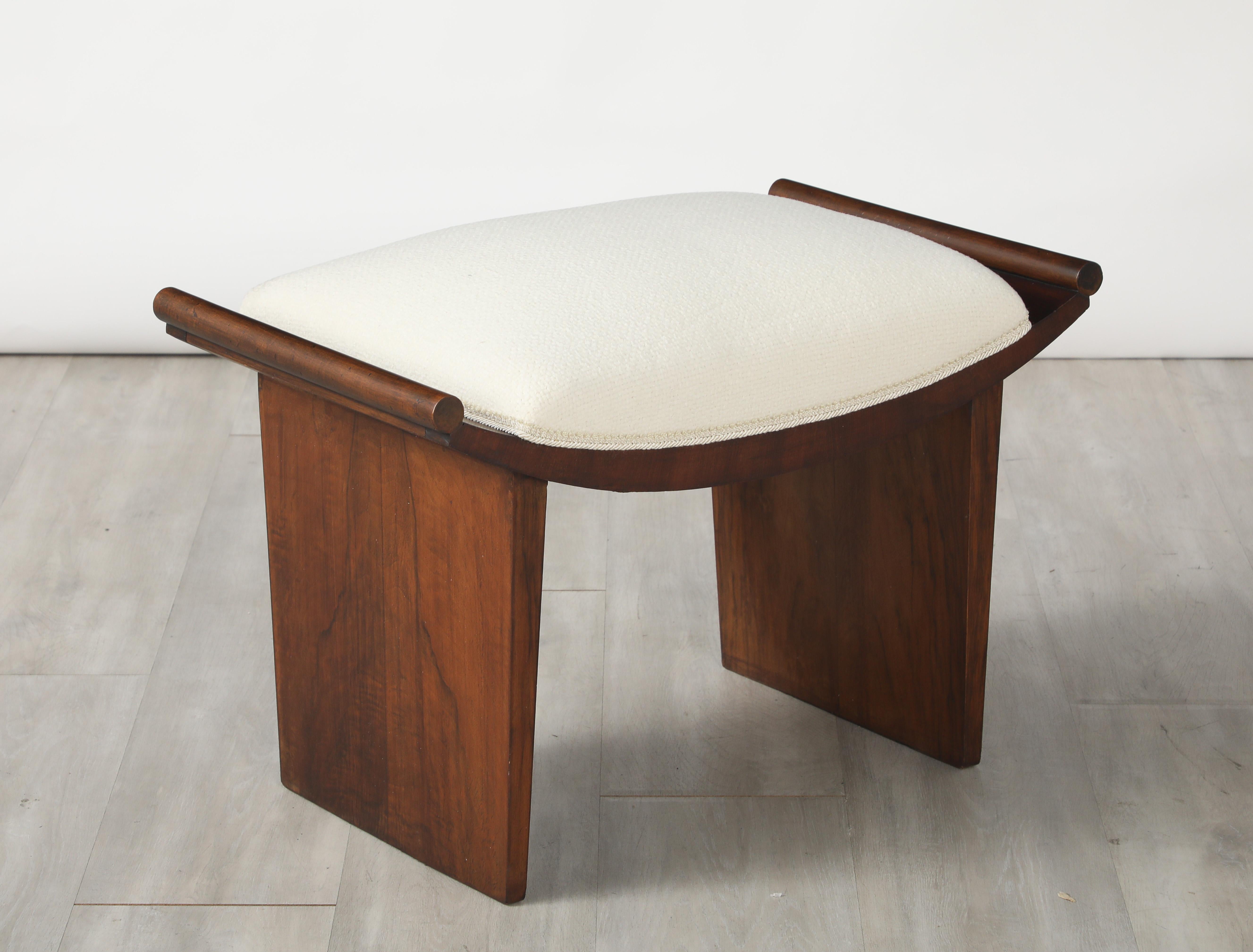 Italienischer Nussbaum-Hocker, um 1940 im Angebot 8