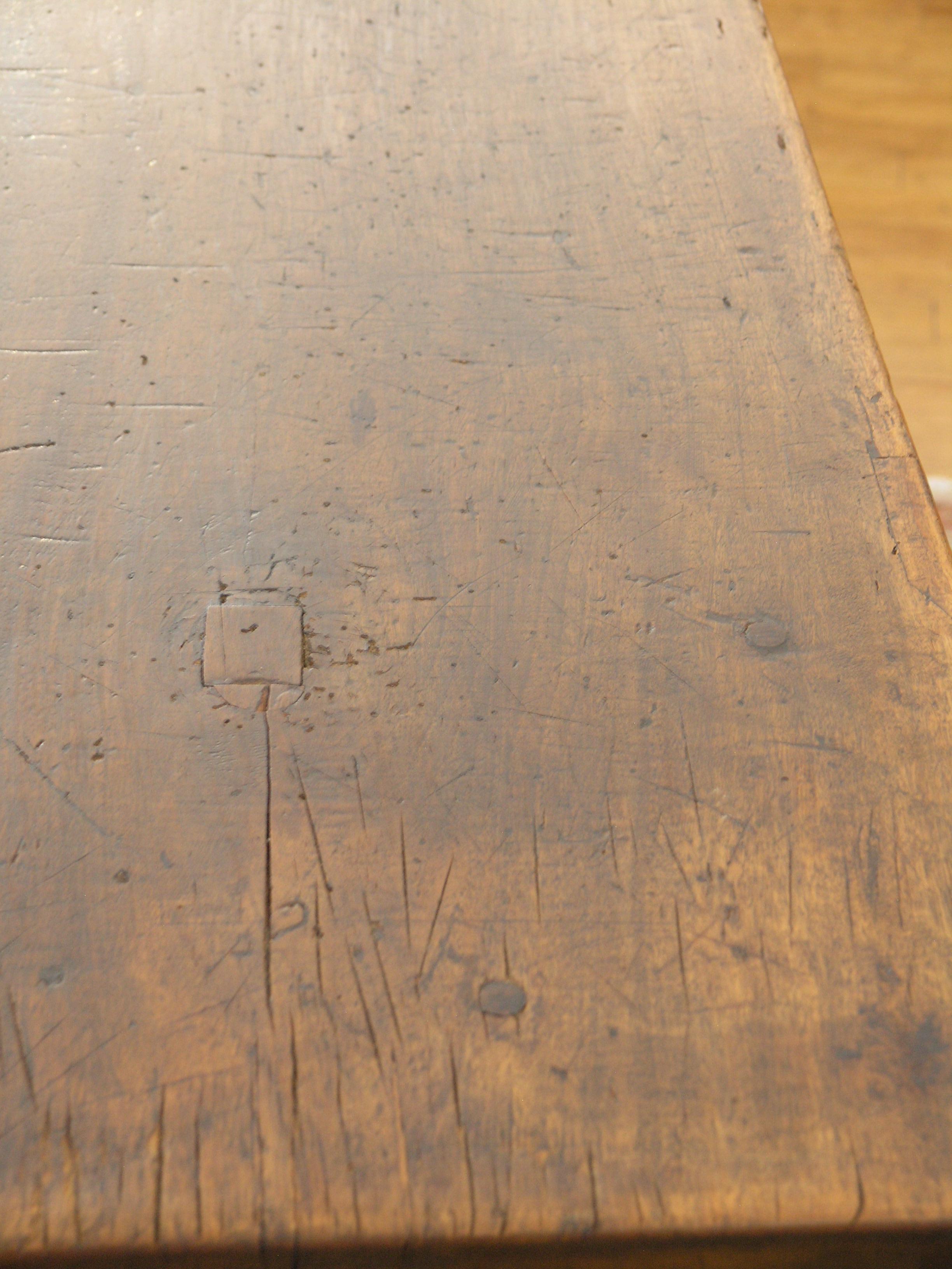 Italian Walnut Table, circa 1850 In Excellent Condition For Sale In Los Angeles, CA