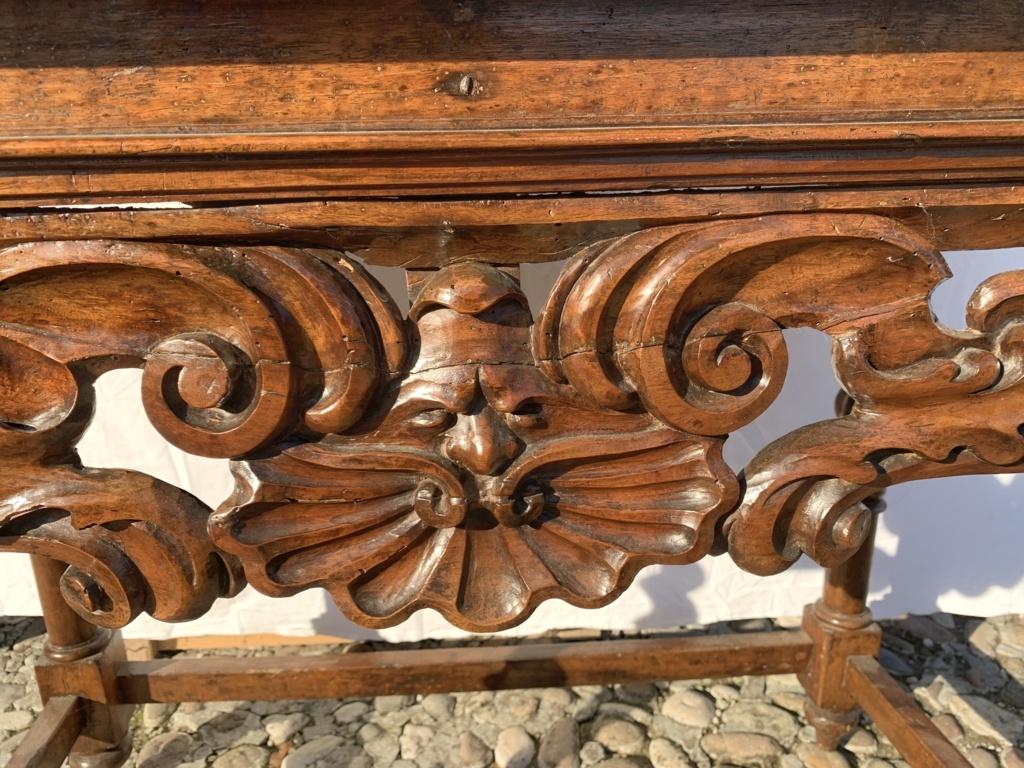 Italian Walnut Table Console, Italy 17th Century Wood Carved For Sale 3
