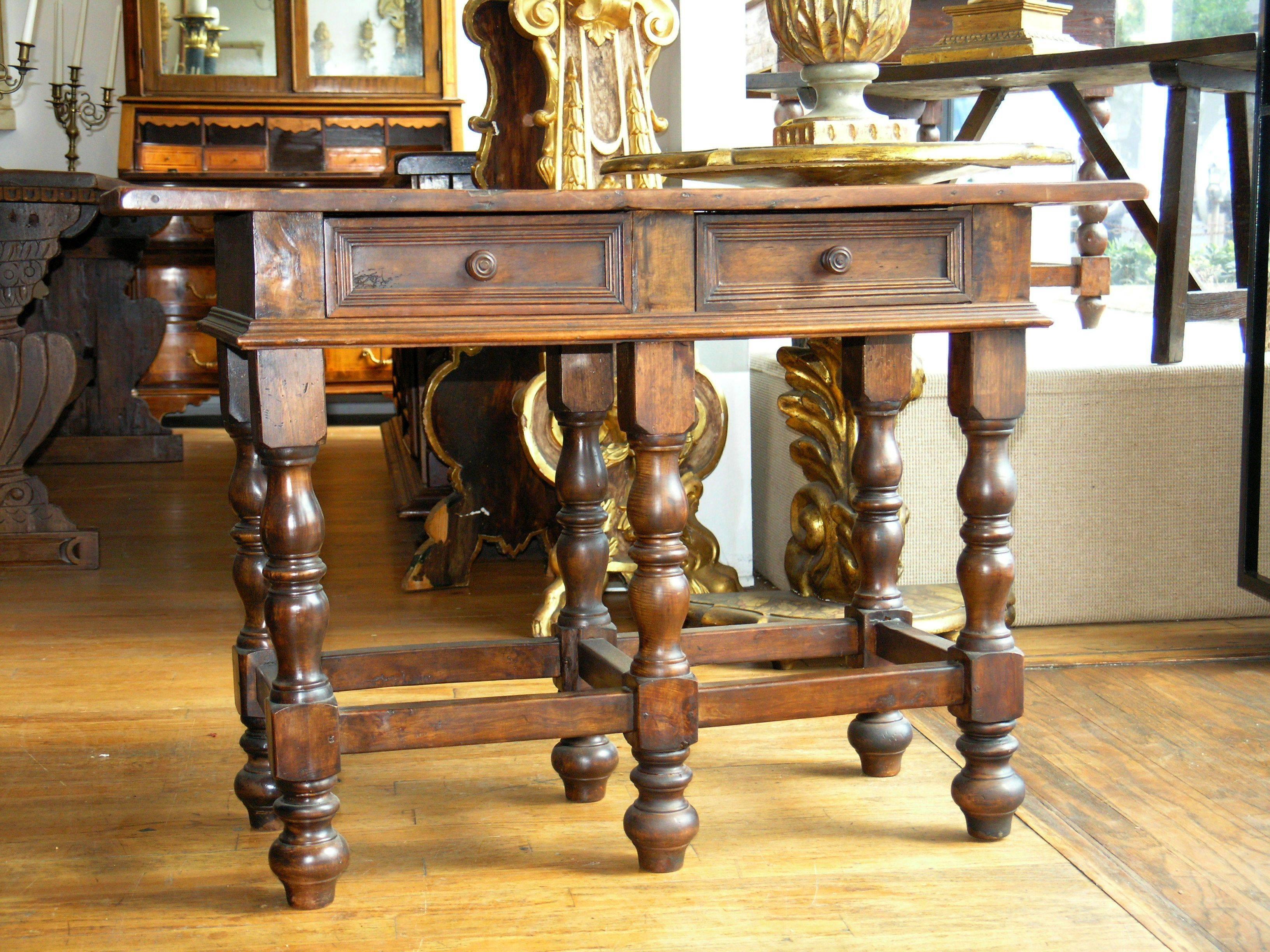 19th Century Italian Walnut console Table For Sale 4