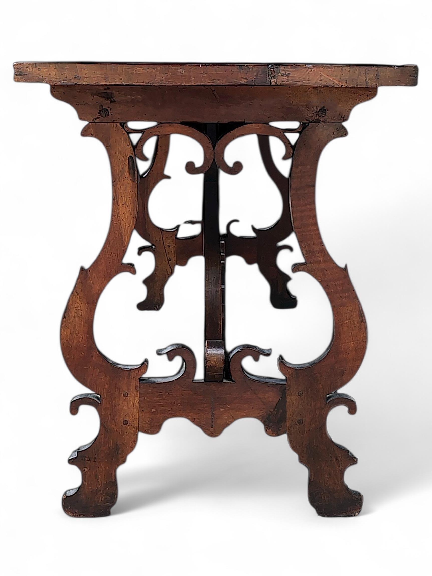 Mesa italiana de nogal 'Fratino' - Segunda mitad del siglo XVII en venta 4