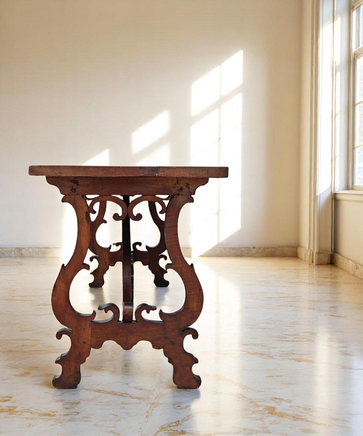 Mesa italiana de nogal 'Fratino' - Segunda mitad del siglo XVII en venta 5