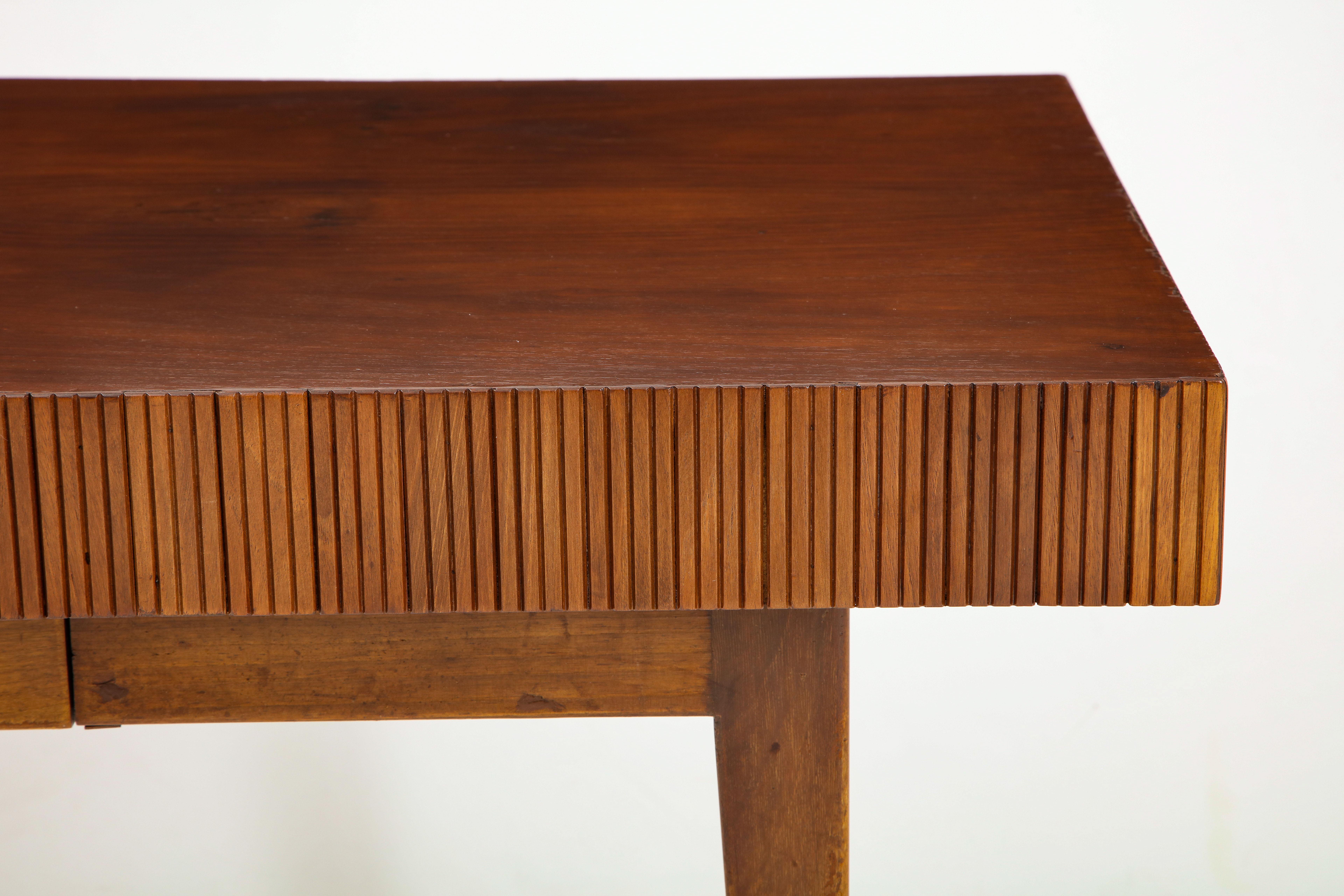 Italian Walnut Table with Single Drawer and Tapered Legs, Style of Gio Ponti (Italienisch)