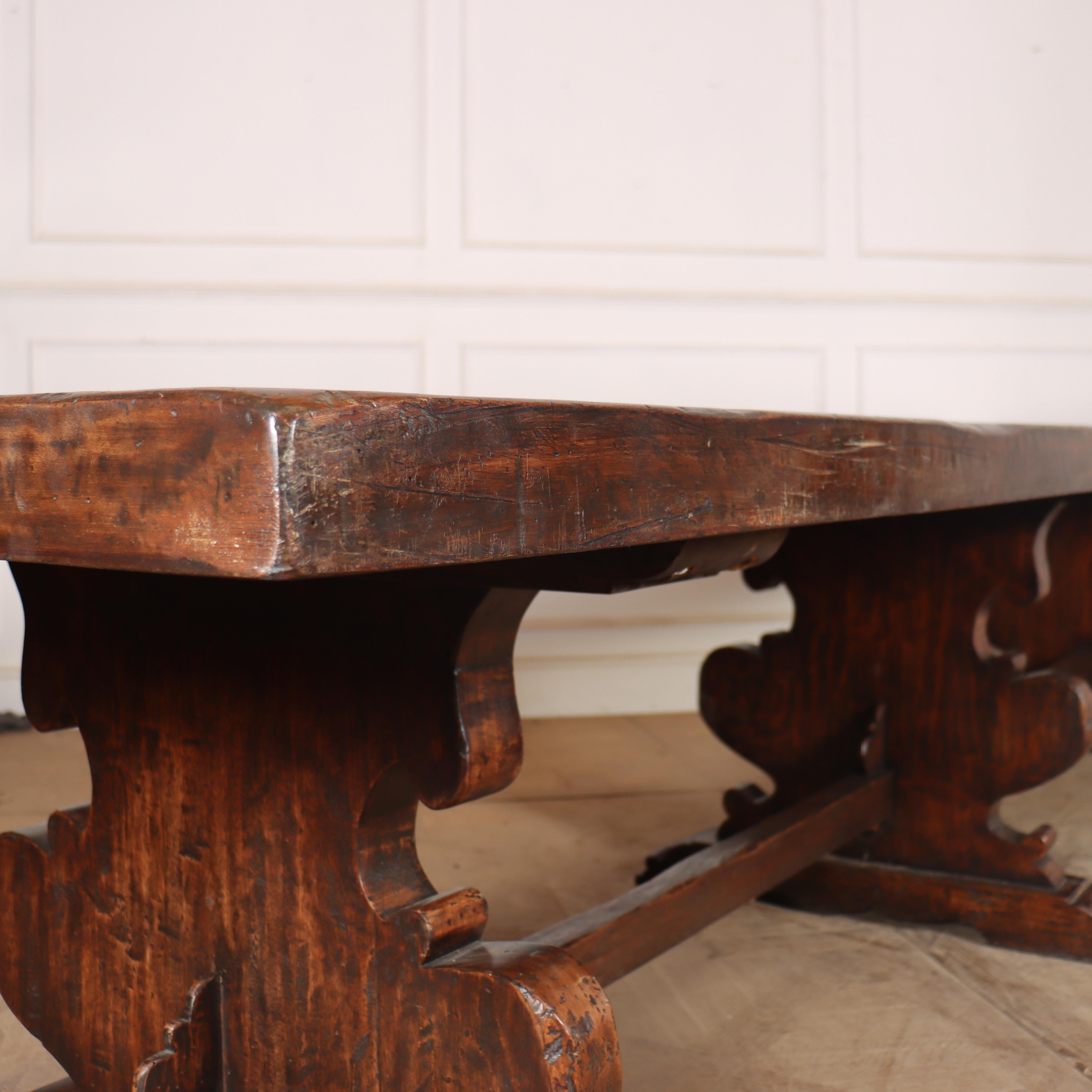 Mesa de caballete/comedor de nogal italiano en Bueno estado para la venta en Leamington Spa, Warwickshire