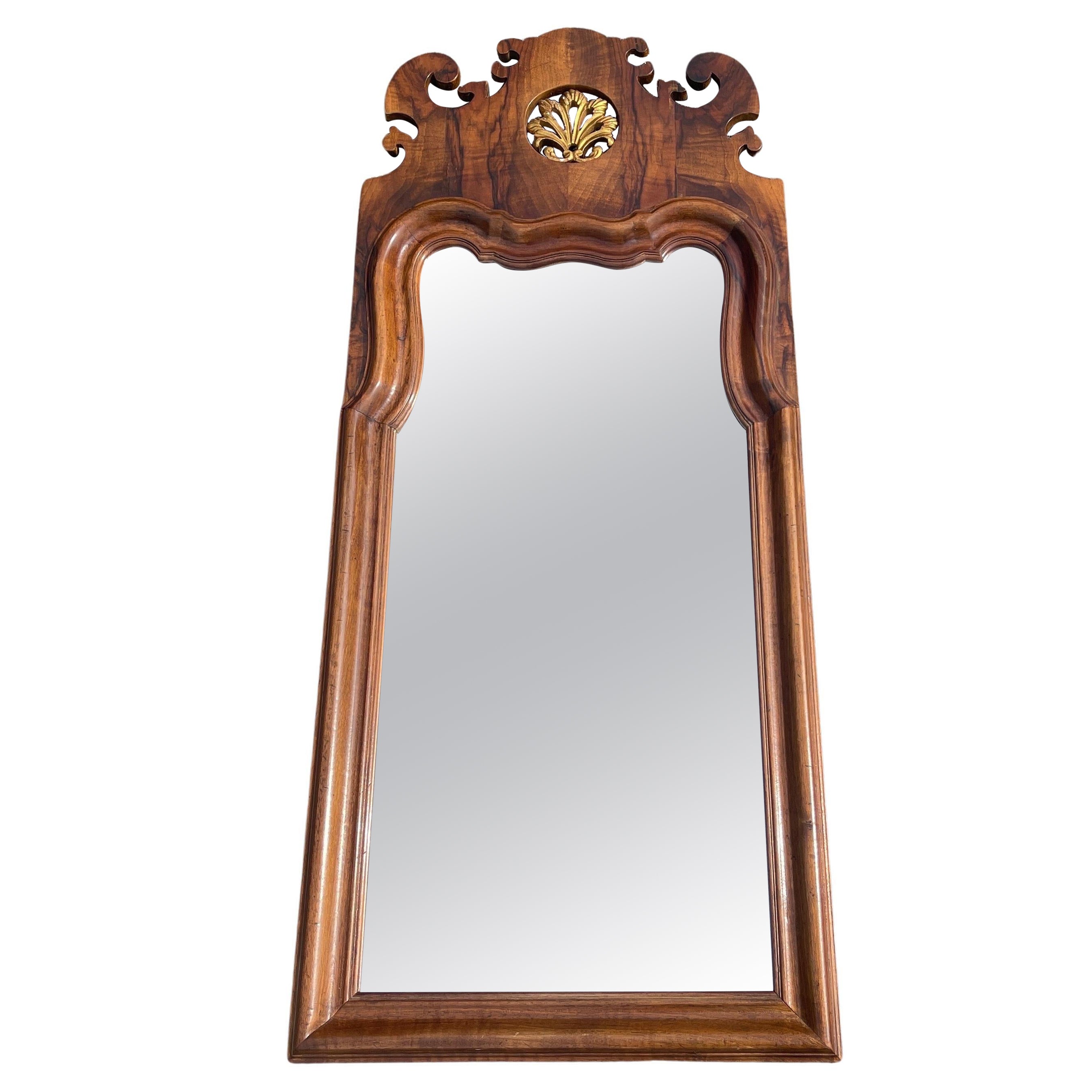 Miroir italien de style Rococco en placage de noyer, années 1960