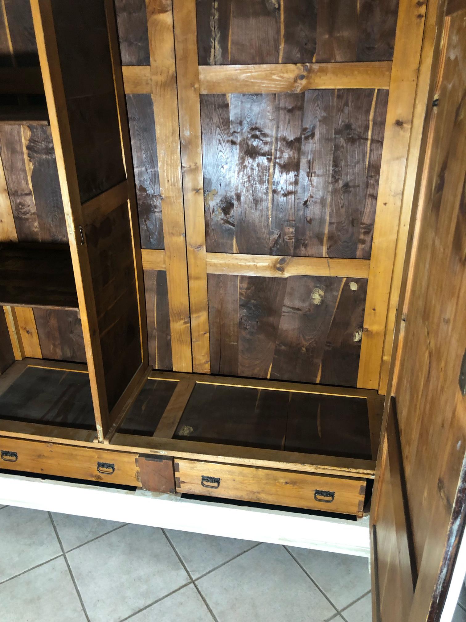 wardrobe with internal drawers