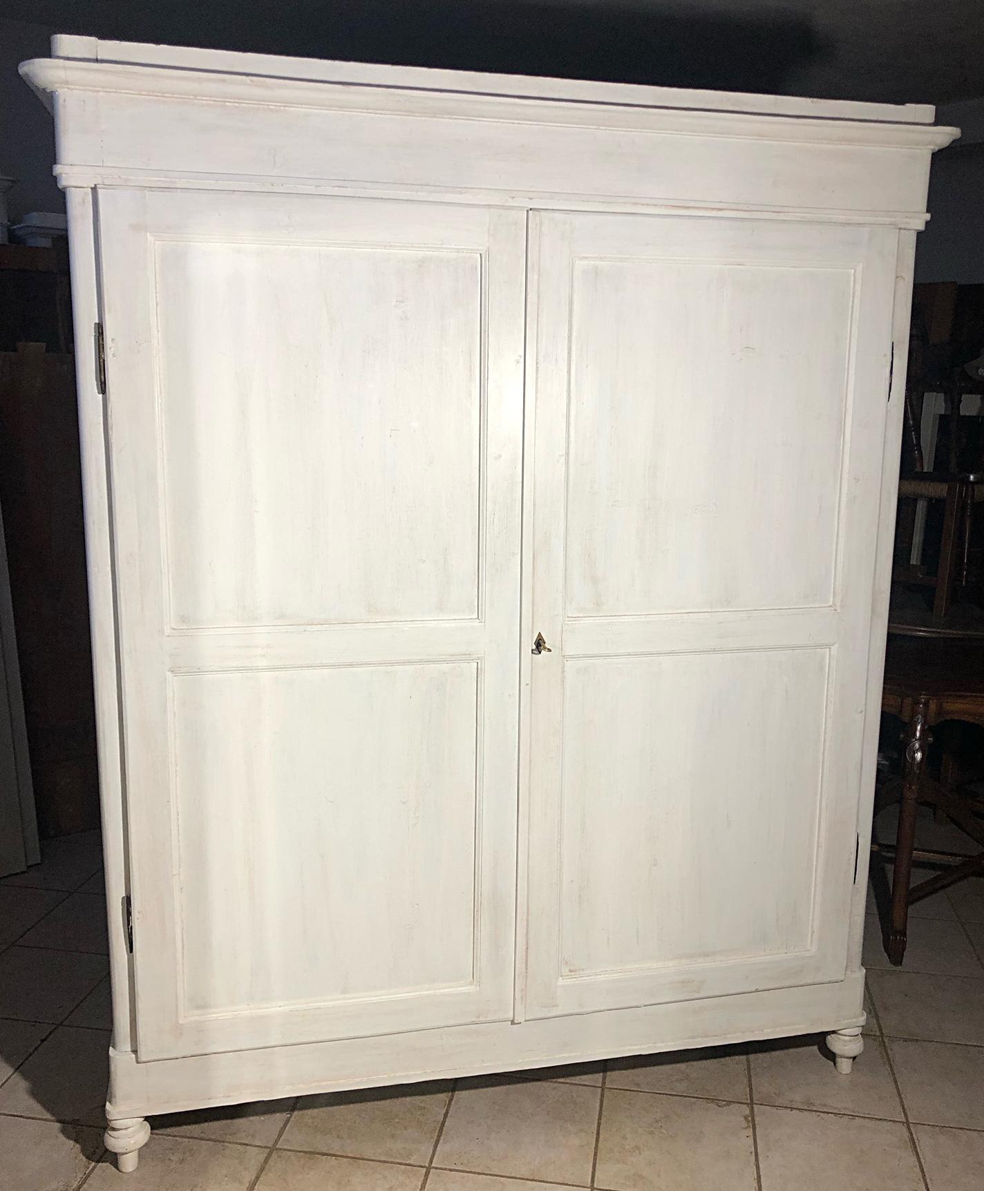 Italian Wardrobe of the Twentieth Century in White Poplar In Good Condition In Buggiano, IT