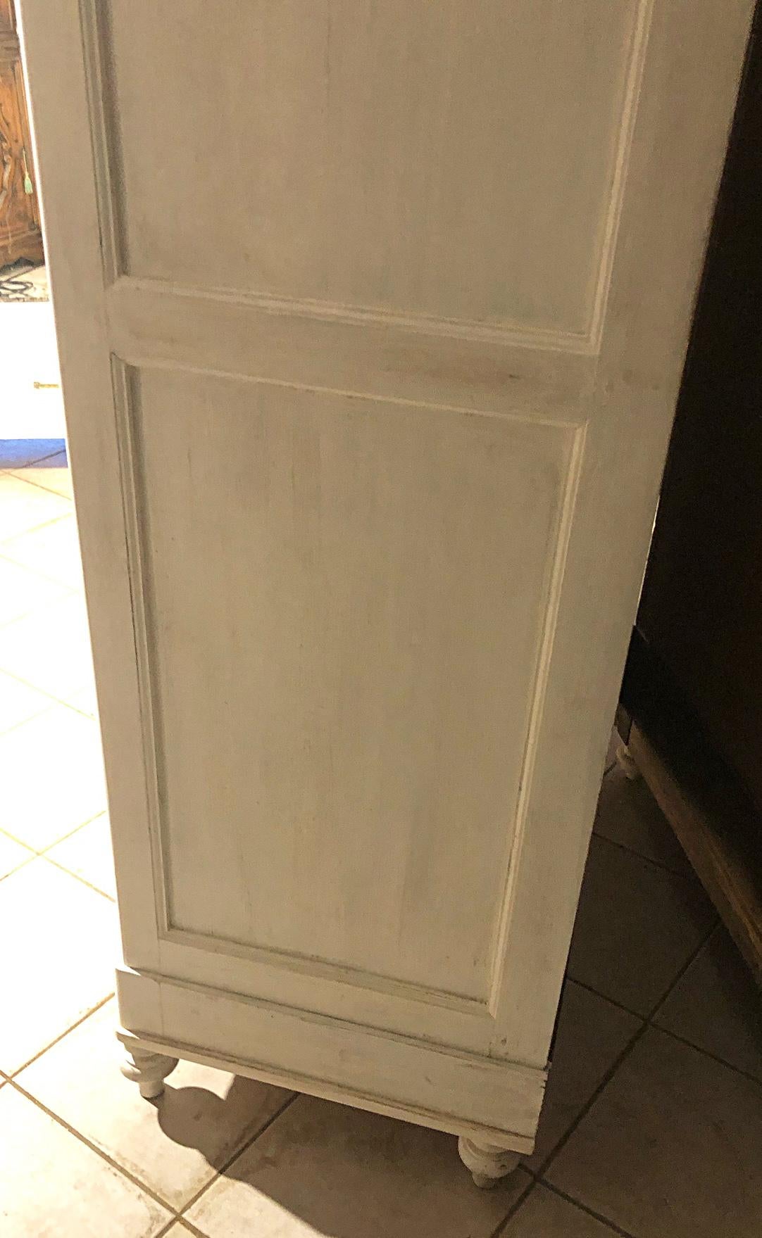 Armoire italienne du vingtième siècle en peuplier blanc 2