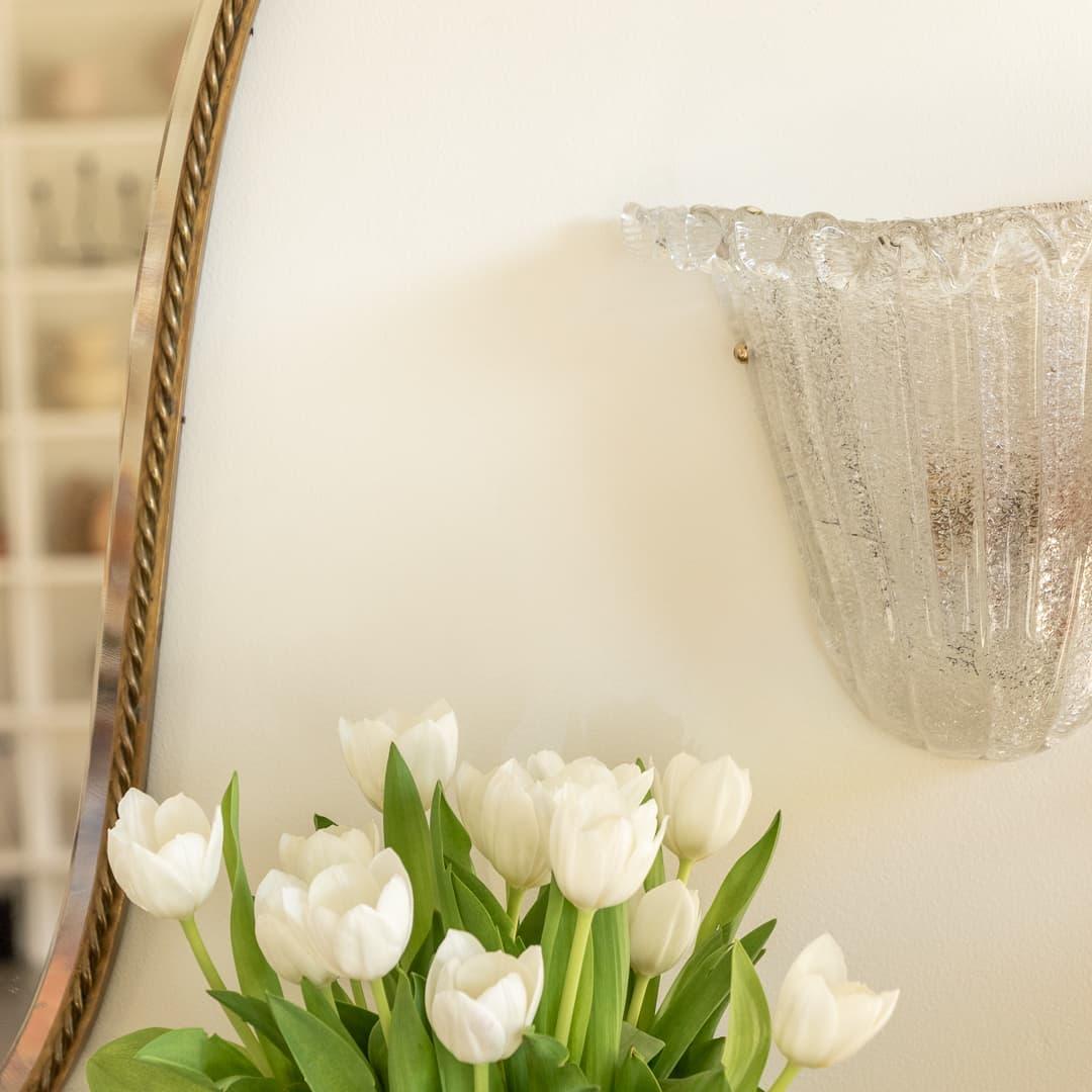 Italian Wavy Glass Sconce In Good Condition In Los Angeles, CA