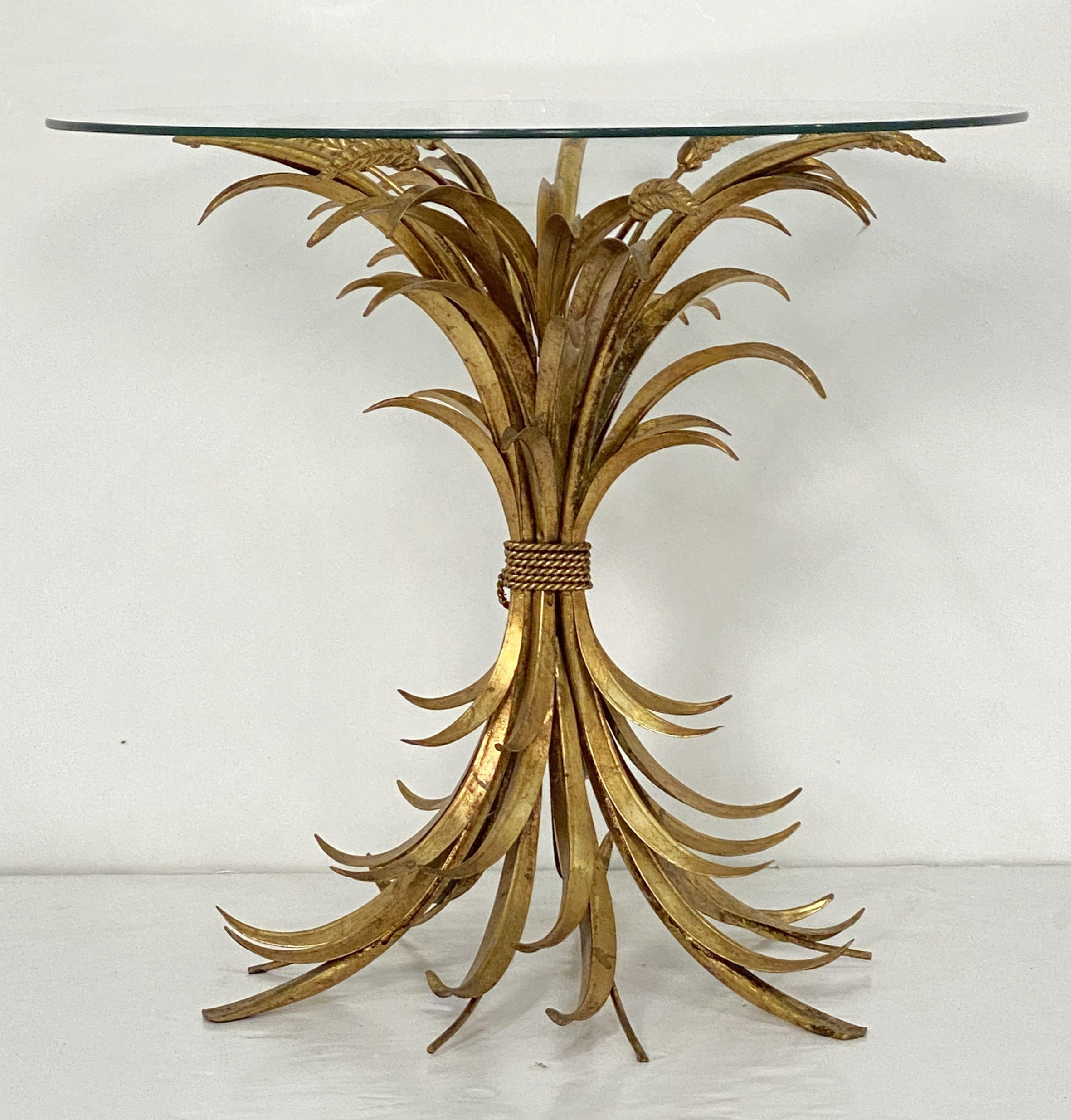 Italian Wheat Sheaf Low Table of Gilt Metal with Round Top of Glass In Good Condition In Austin, TX