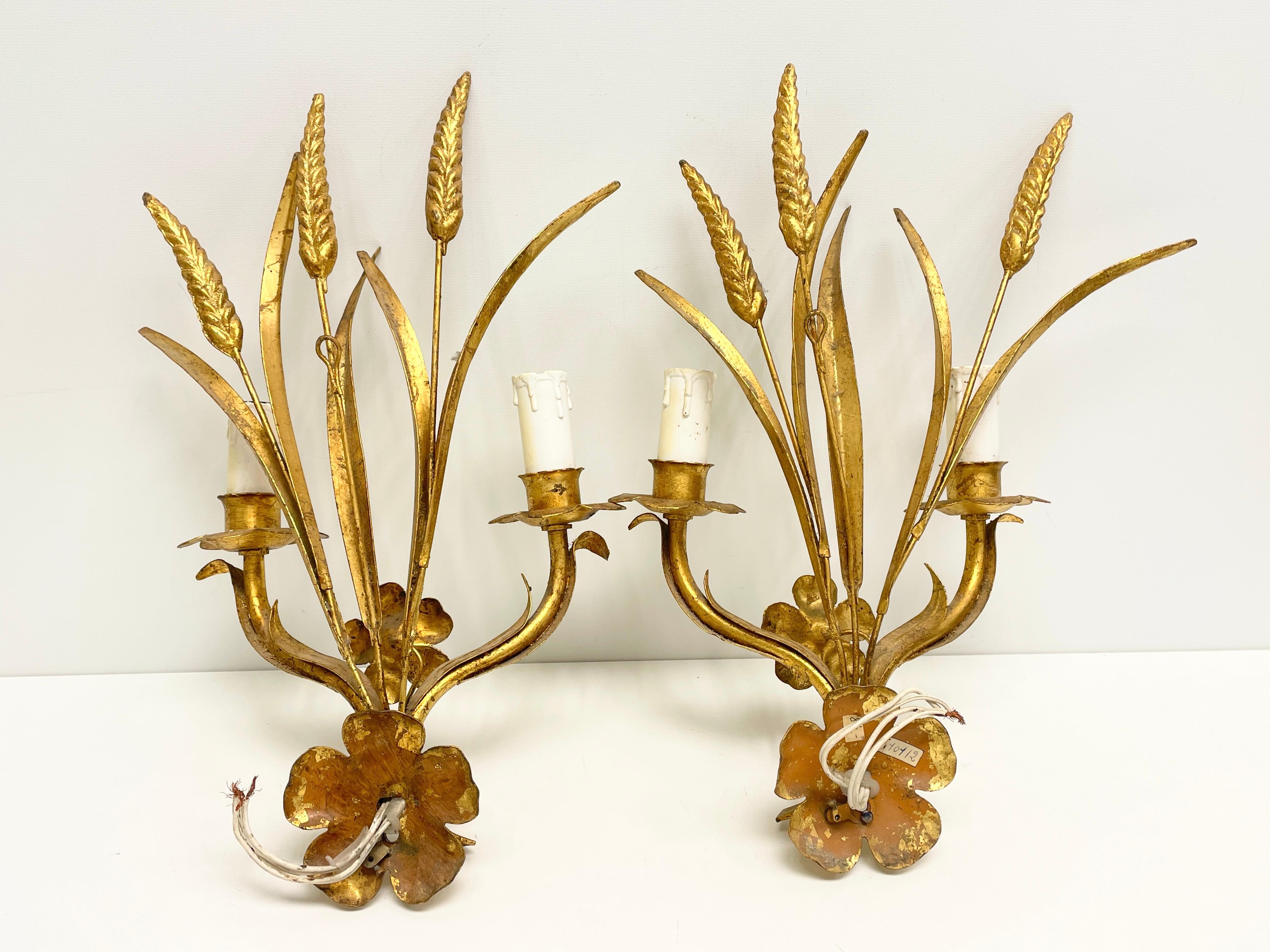 Italian Wheat Sheaf Two-Light Pair of Tole Sconces Gilded Metal, European, 1960s 1