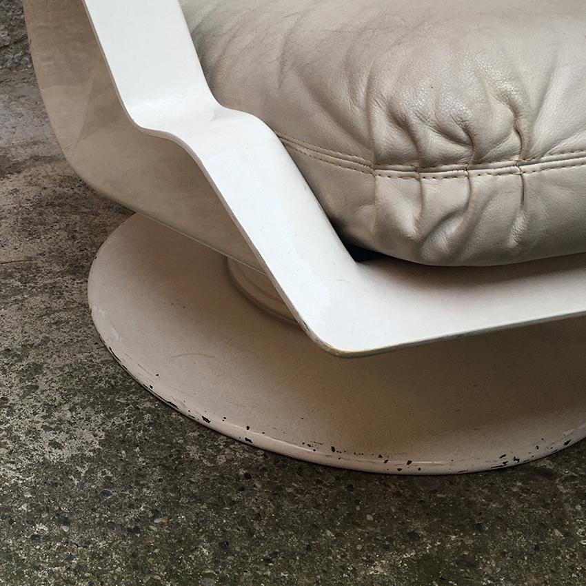 Italian White Abs and Beige Leather Space Age Armchair, 1970s 1