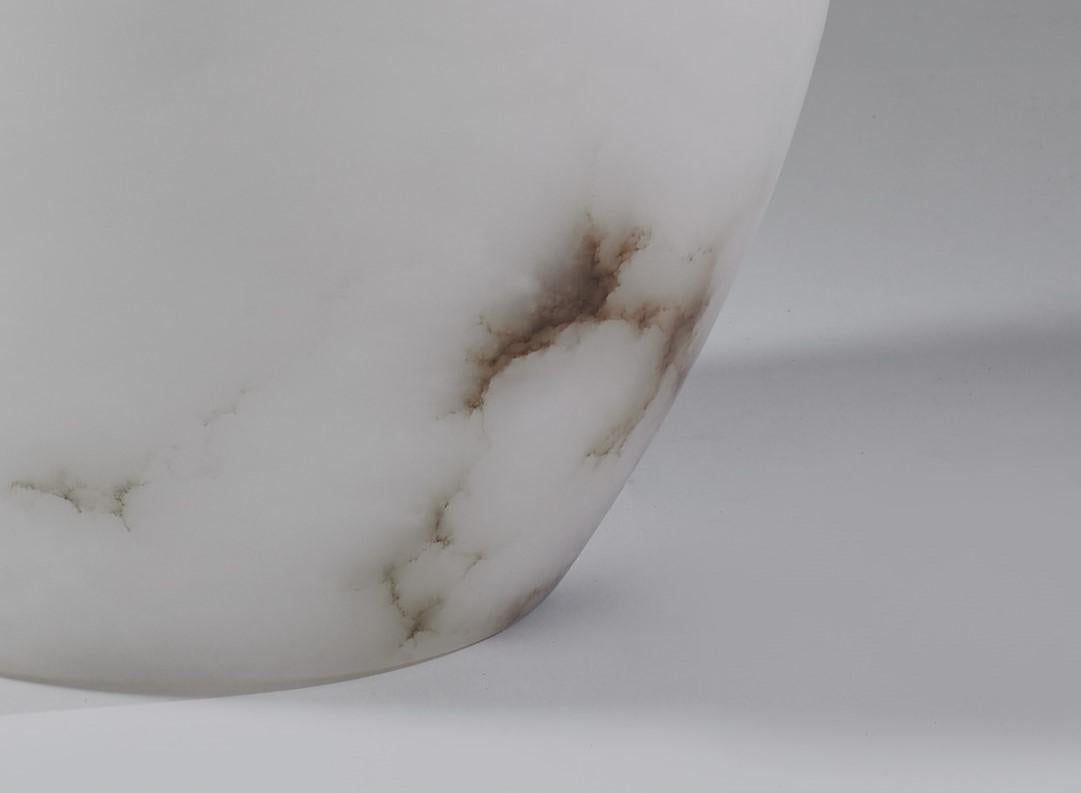 Italian White Alabaster Jug W/ Gray Vein In New Condition For Sale In Miami, FL