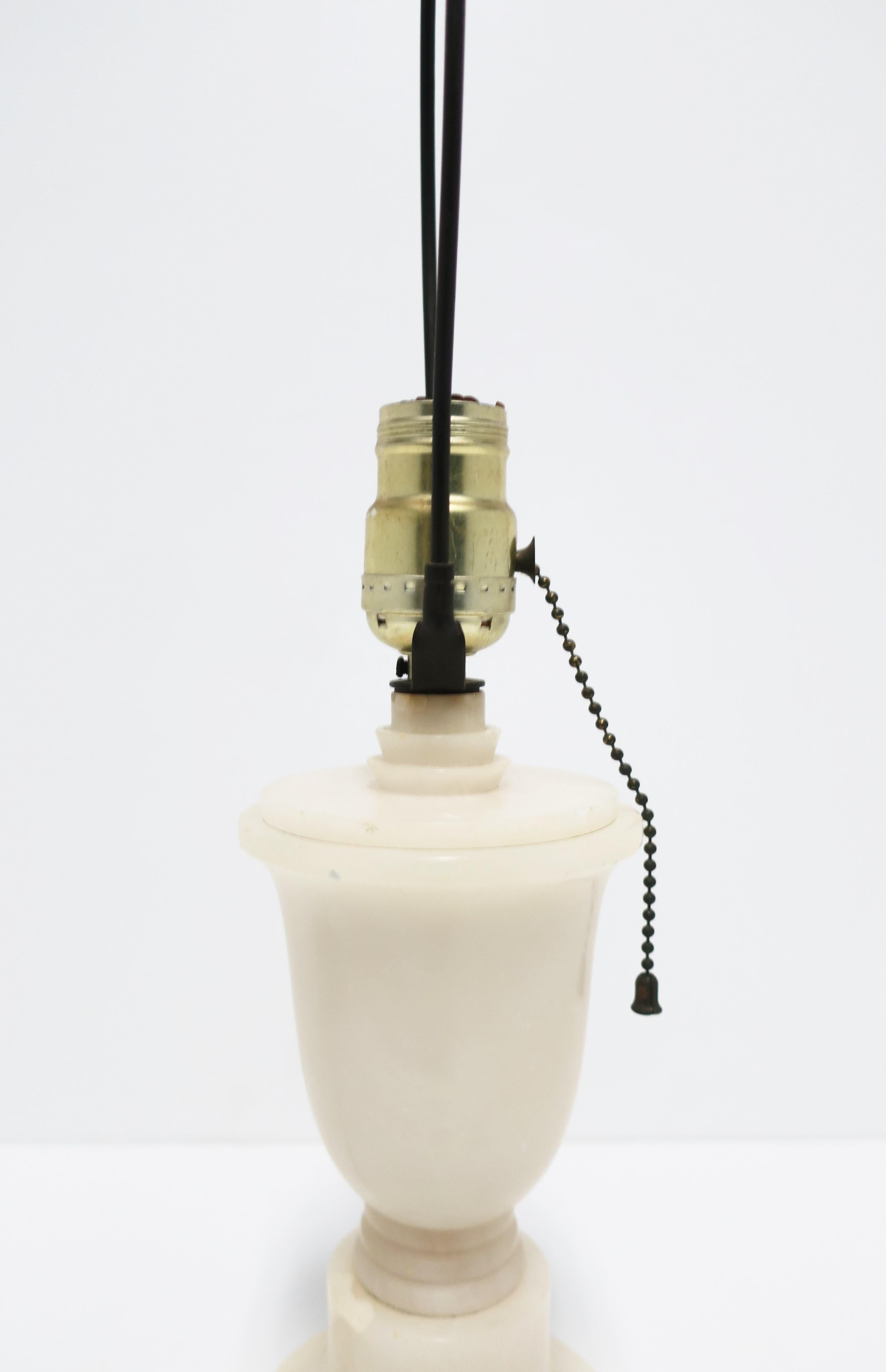 Italian Art Deco Modern White Alabaster Marble Urn Desk or Table Lamp For Sale 4