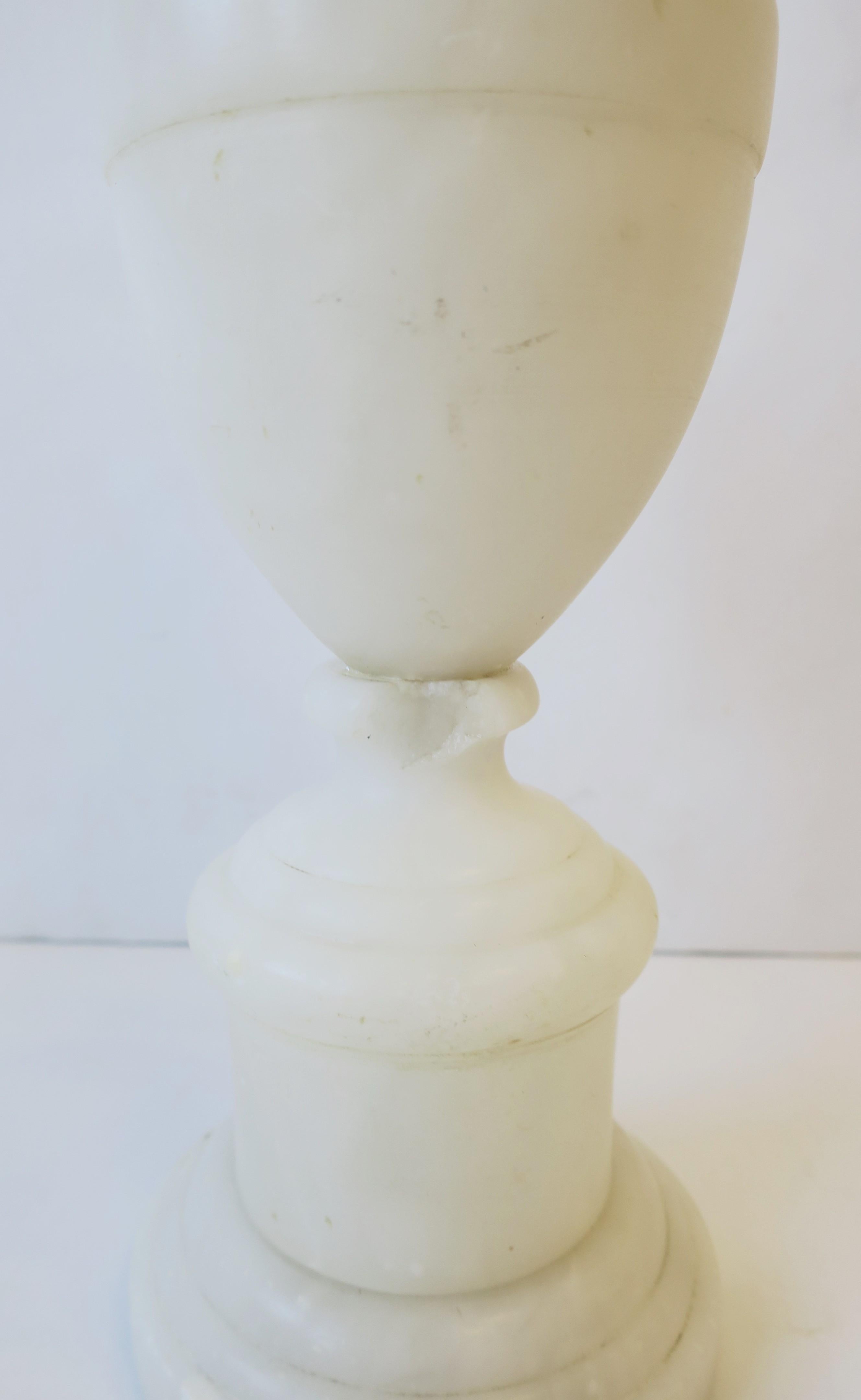 Italian White Alabaster Marble Urn Form Neoclassical Desk or Table Lamp 9