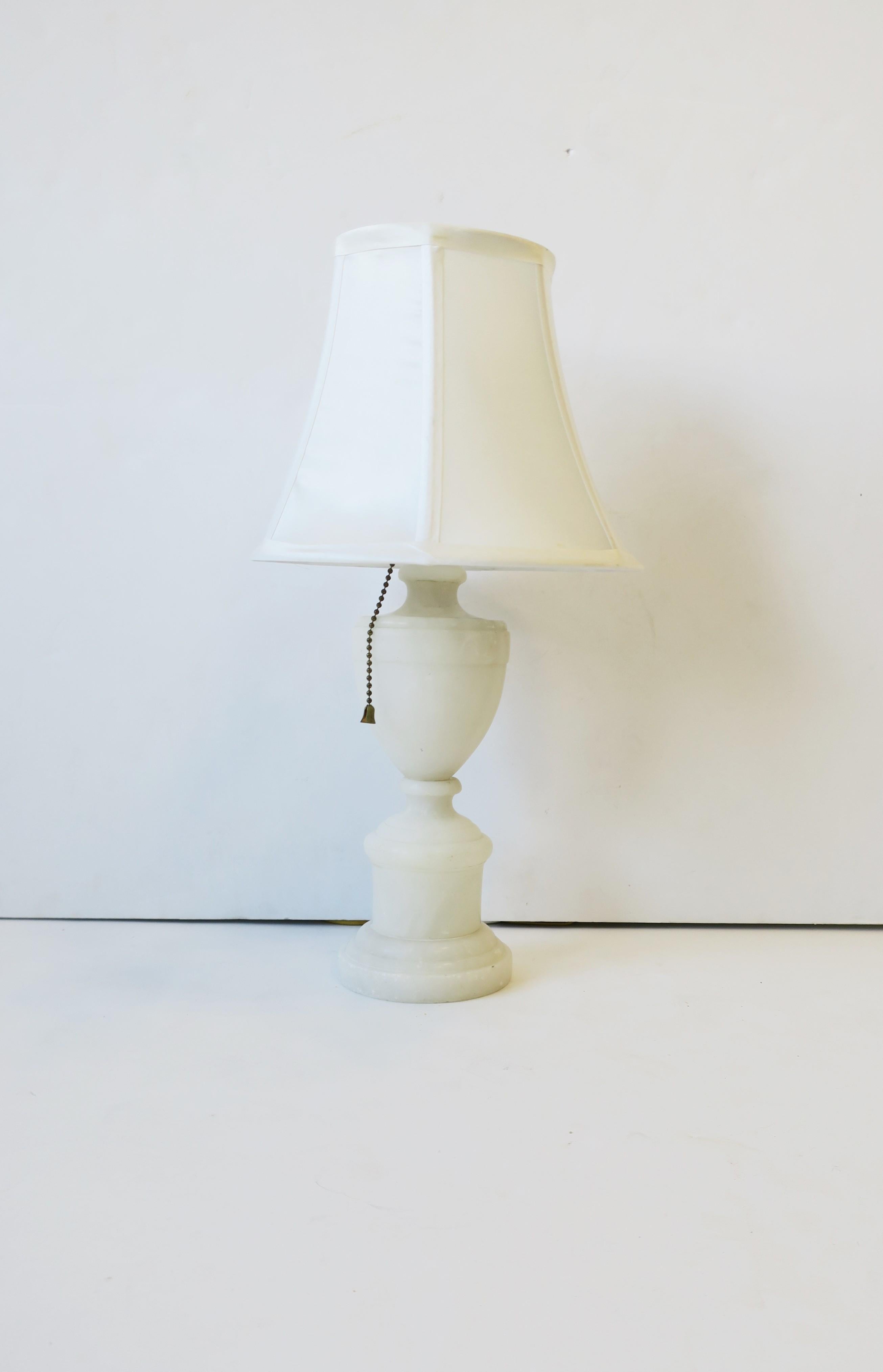 Hand-Carved Italian White Alabaster Marble Urn Form Neoclassical Desk or Table Lamp