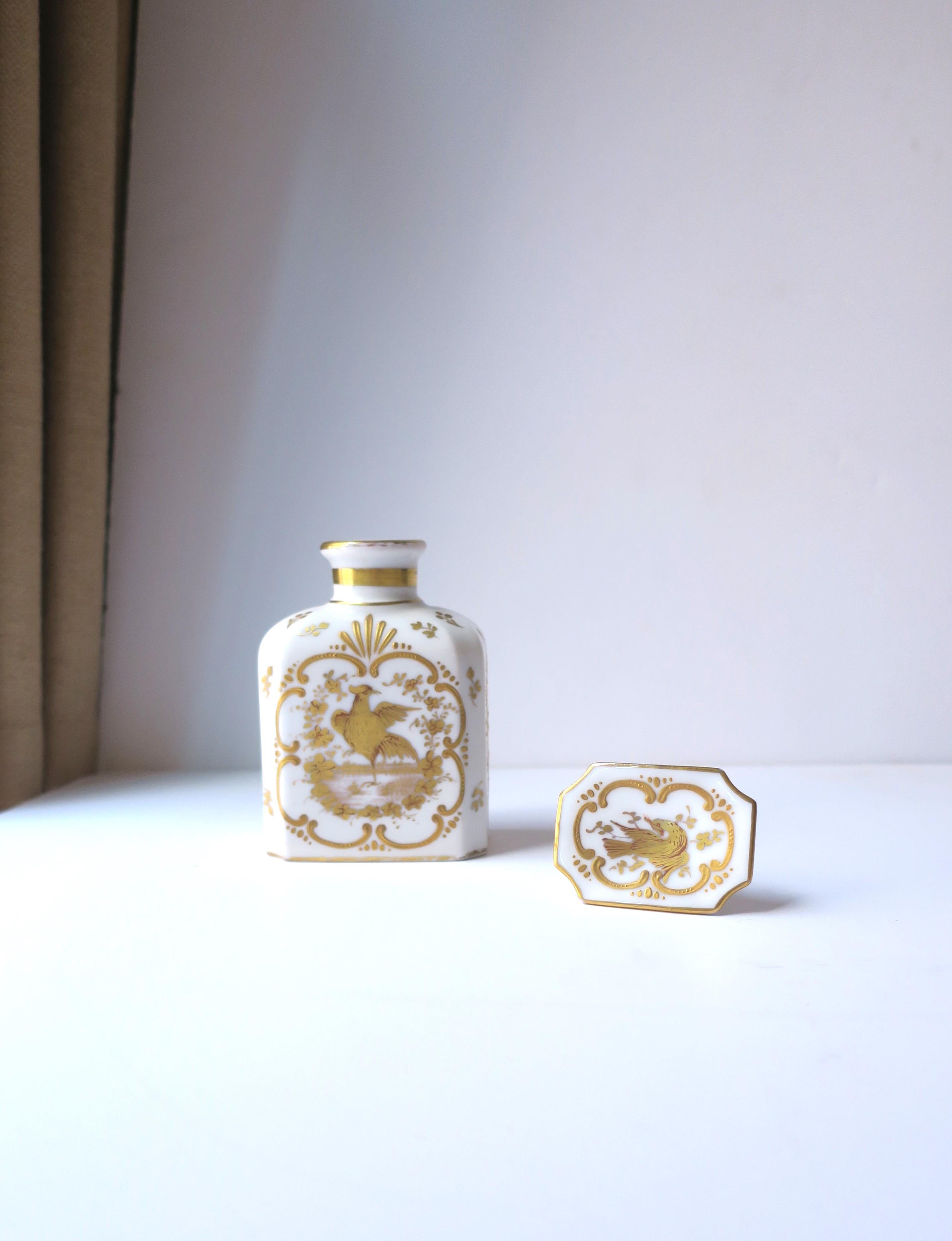 Italian White and Gold Porcelain Vanity Bottle with Bird Design Rococo Style For Sale 6