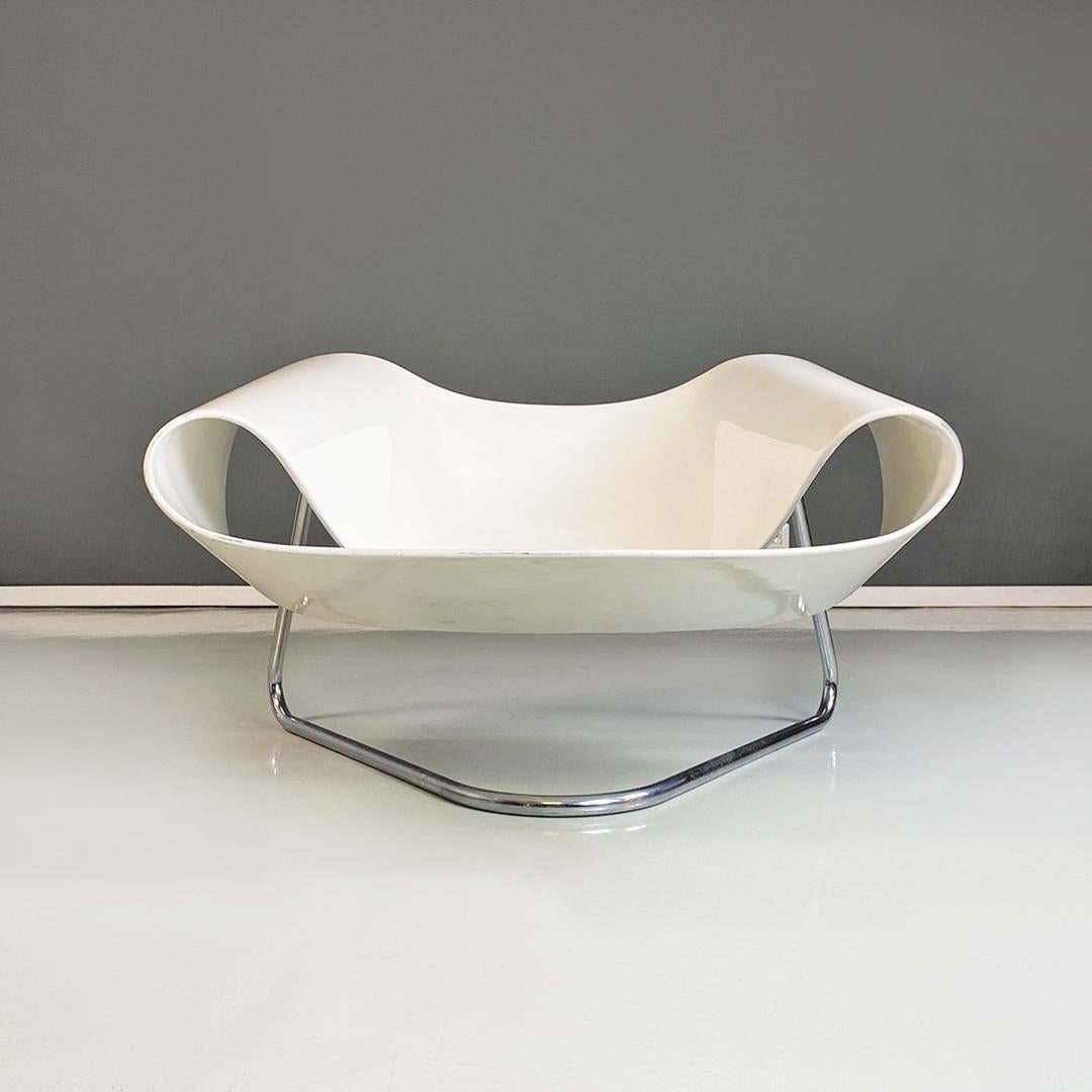 Modern Italian White Armchair Nastro Cl9 by F. Stagi C. Leonardi for Bernini, 1960s For Sale