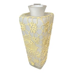 Vase italien en verre d'art blanc avec Design/One, Décor Sculptural Contemporain