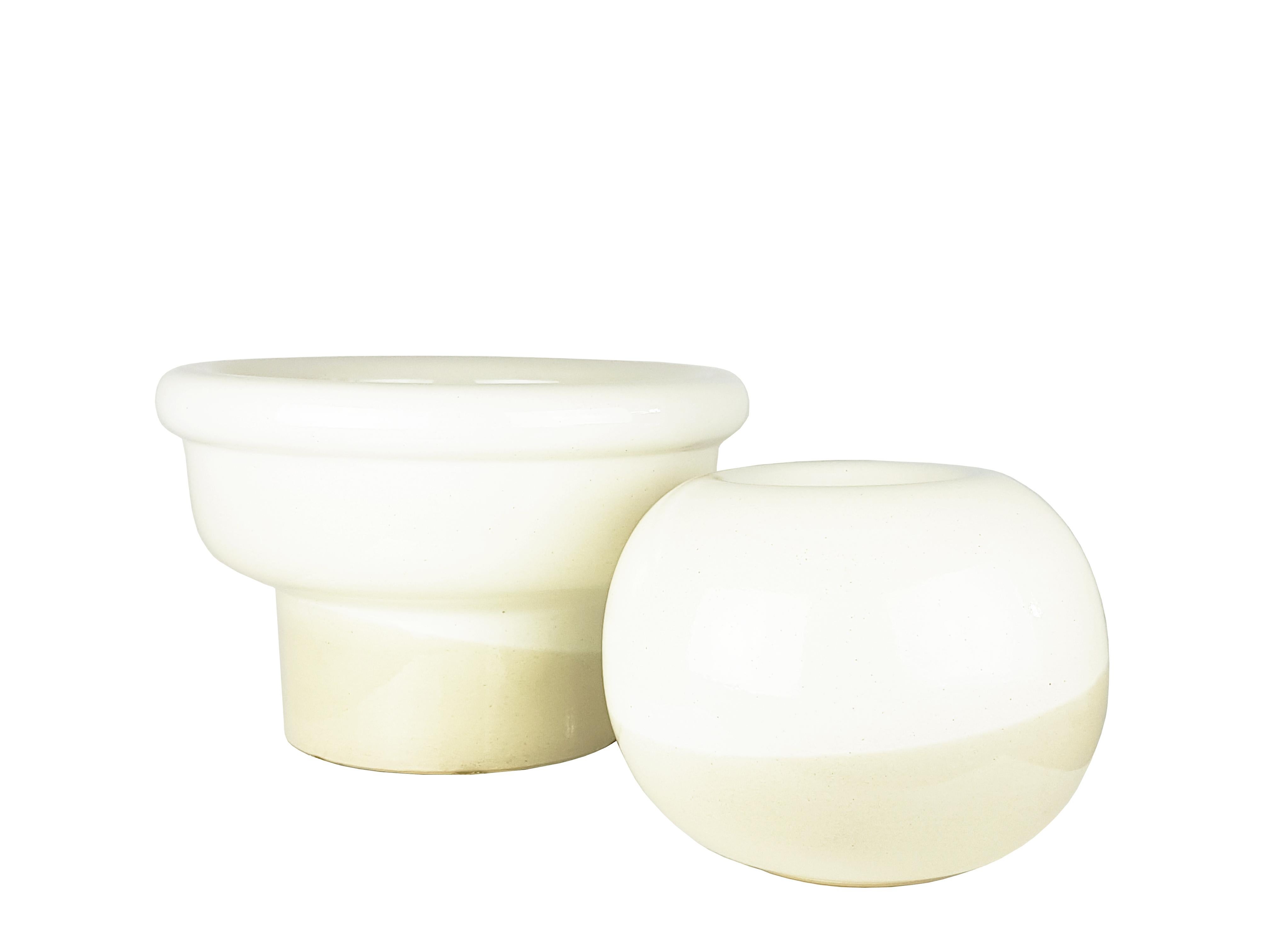 Post-Modern Italian White & Beige Glazed Ceramic 1970s-80s Cache Pot & Vase by Bucci For Sale