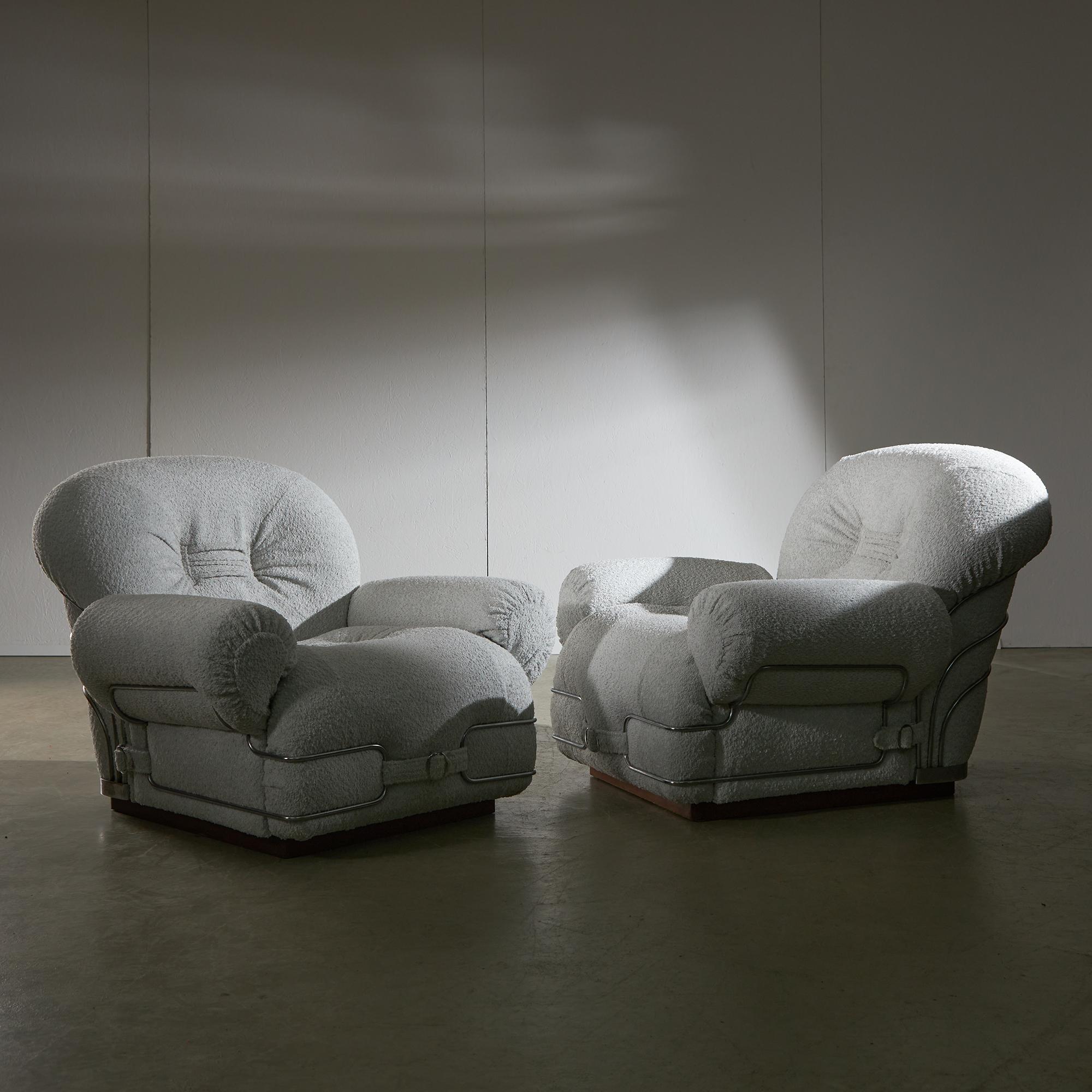 Italian White Bouclé Armchair with Chrome Accents In Good Condition For Sale In Budapest, HU