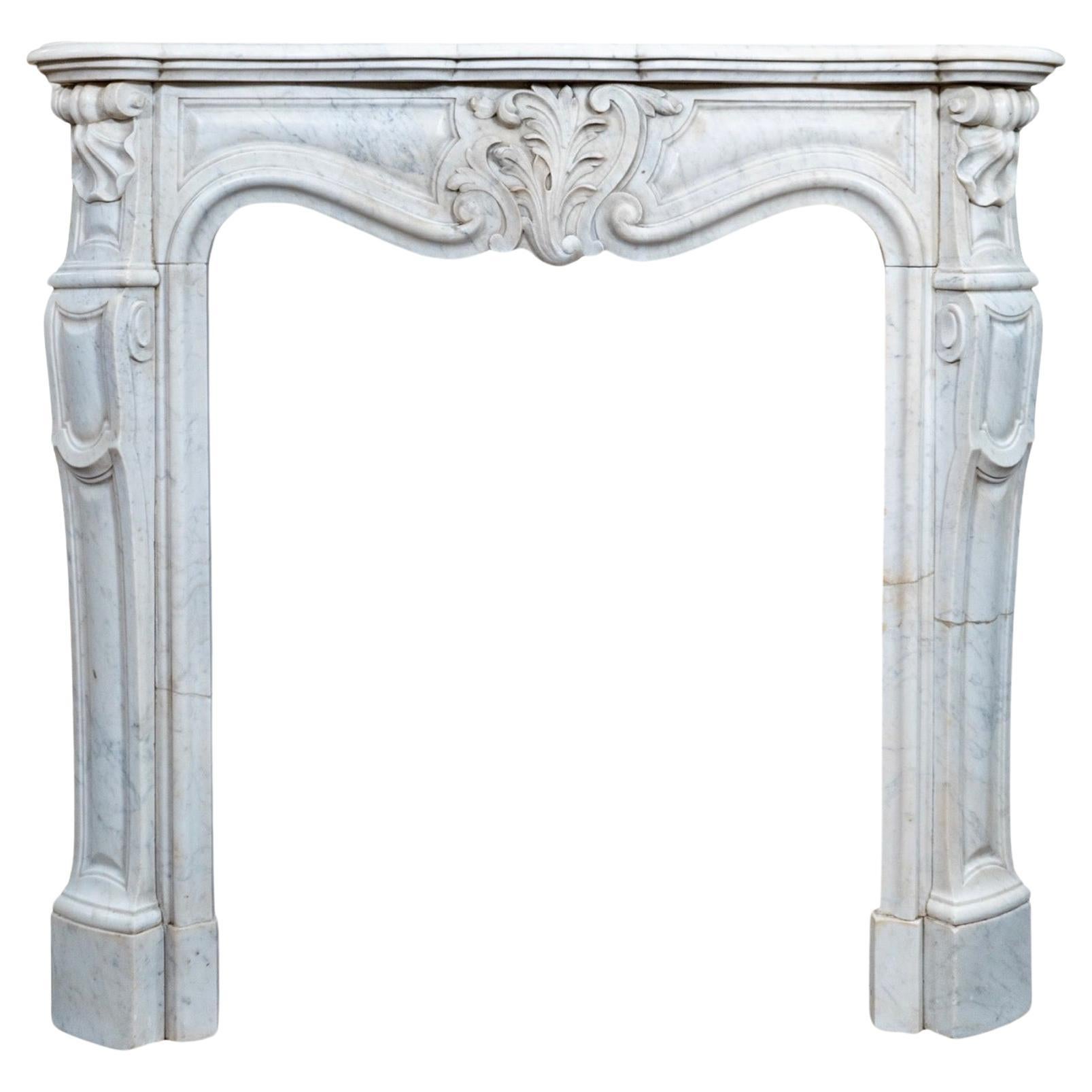 Italienischer weißer Carrara-Marmor-Mantel