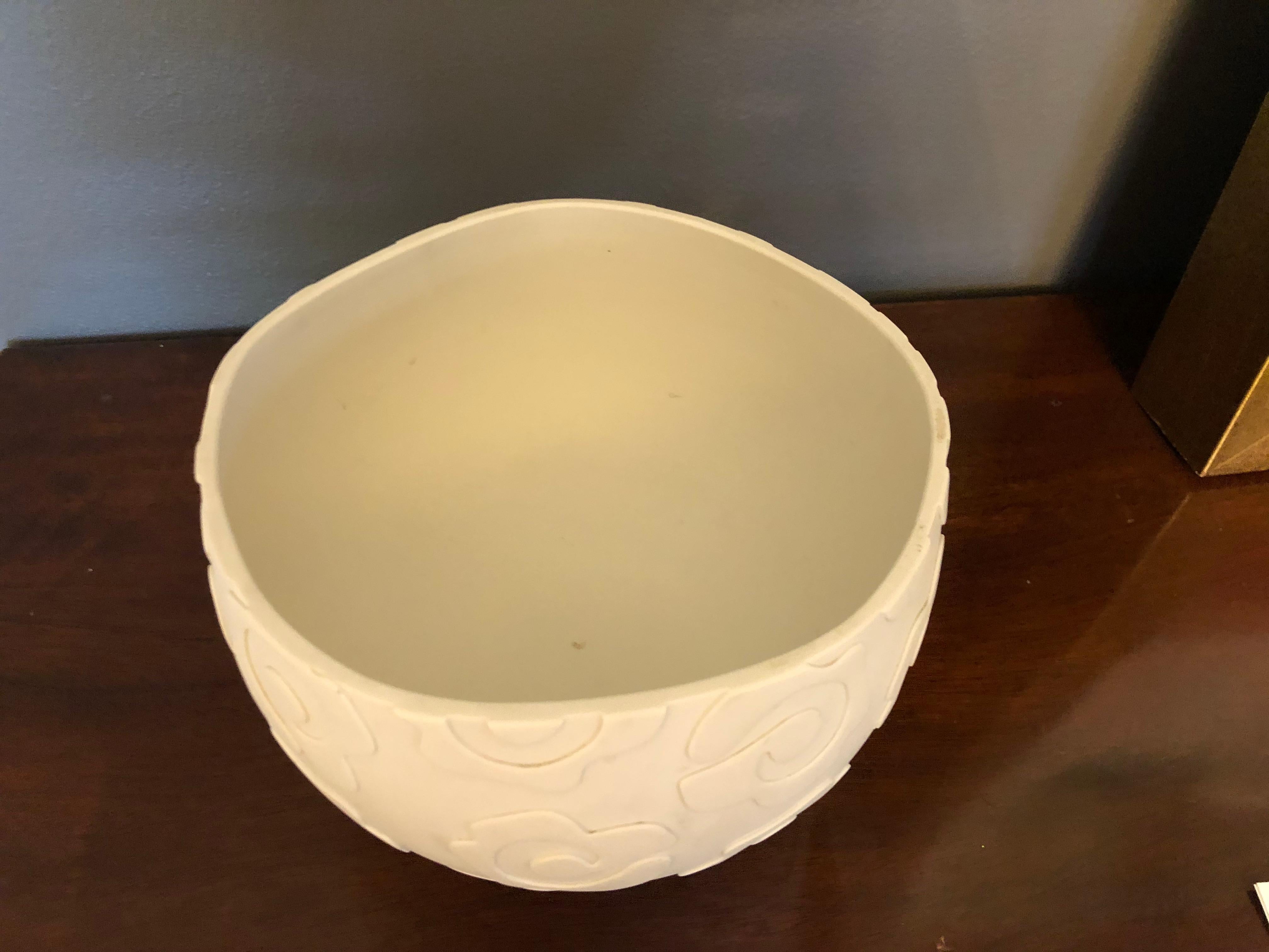 Italian White Ceramic Bowl Attributed to Paola Lenti 1