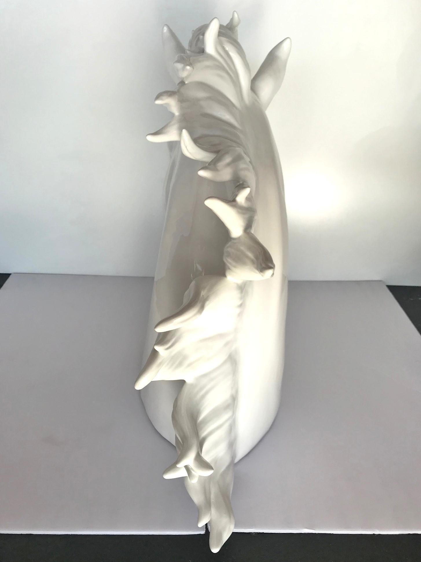 Fin du 20e siècle Sculpture italienne de tête de cheval en céramique blanche, années 1990 en vente