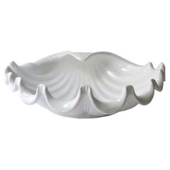 Ciotola centrotavola con conchiglia di mare in ceramica bianca italiana