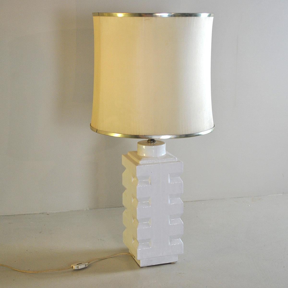 Lampe de bureau italienne en céramique blanche, années 1970 en vente 2