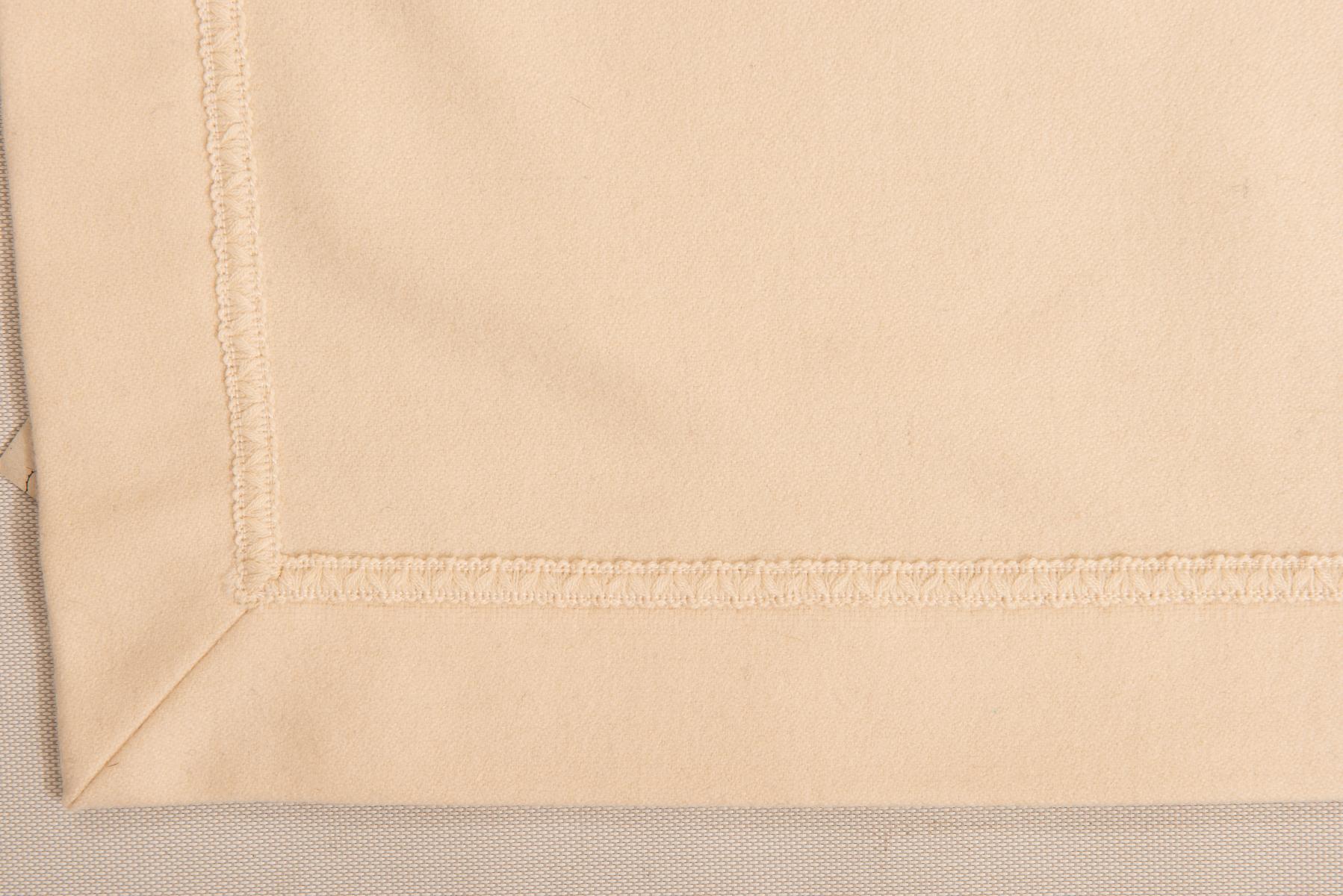 Coperta in tessuto elegante italiano Whiting In condizioni ottime in vendita a Alessandria, Piemonte