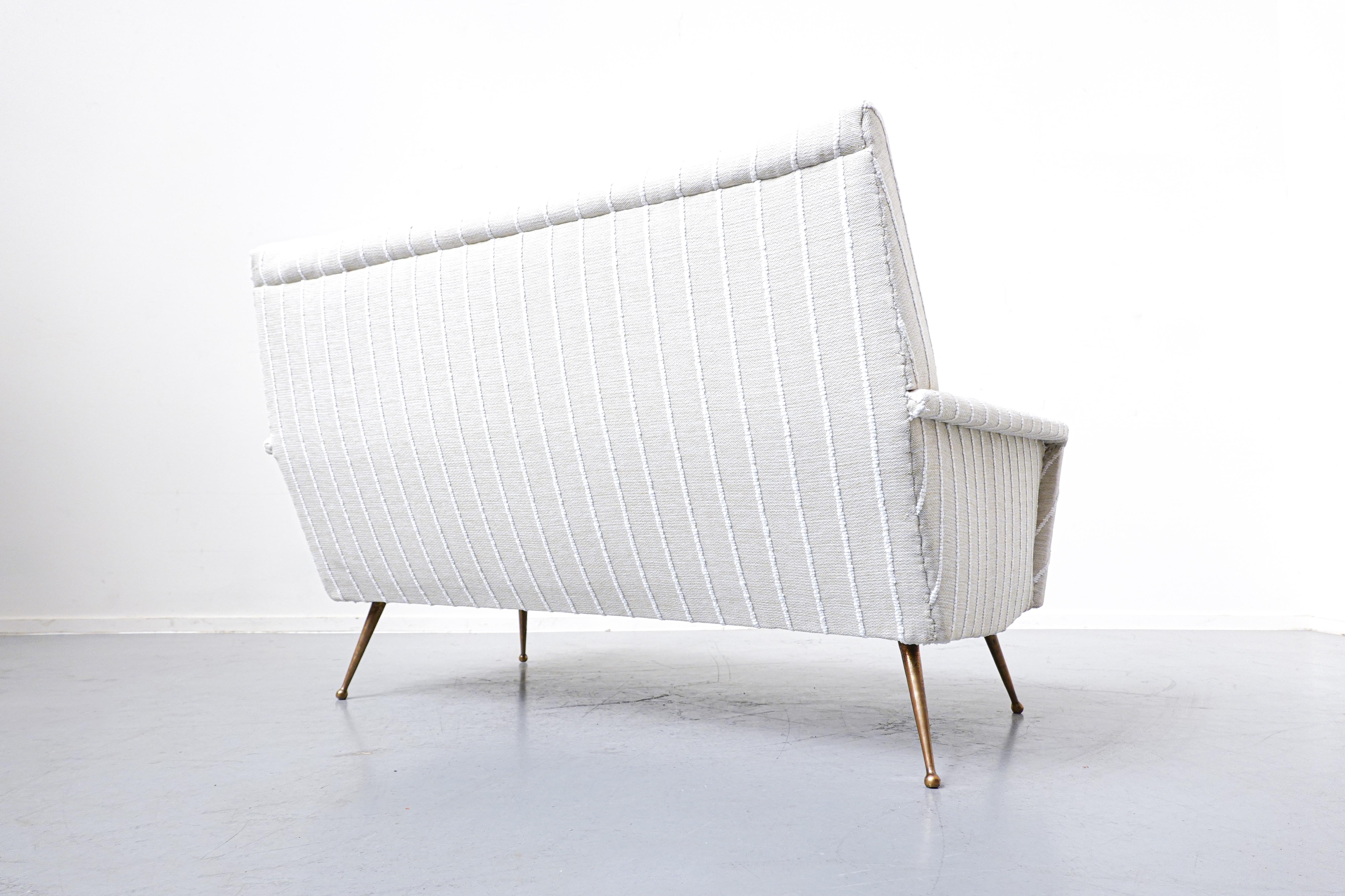 Mid-20th Century Italian White Fabric Sofa, 1950s, New Upholstery For Sale