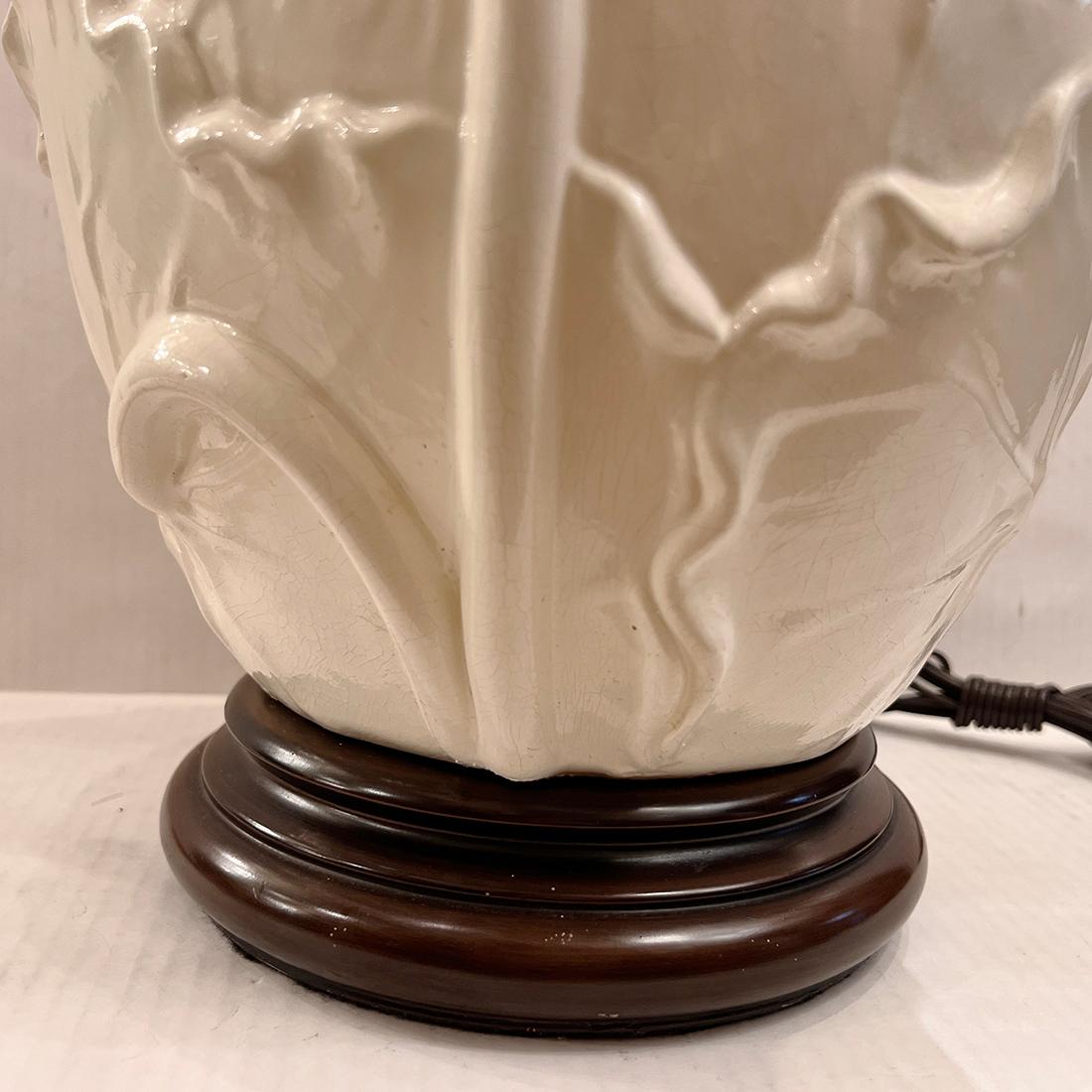 Lámpara italiana de follaje blanco Cerámico en venta