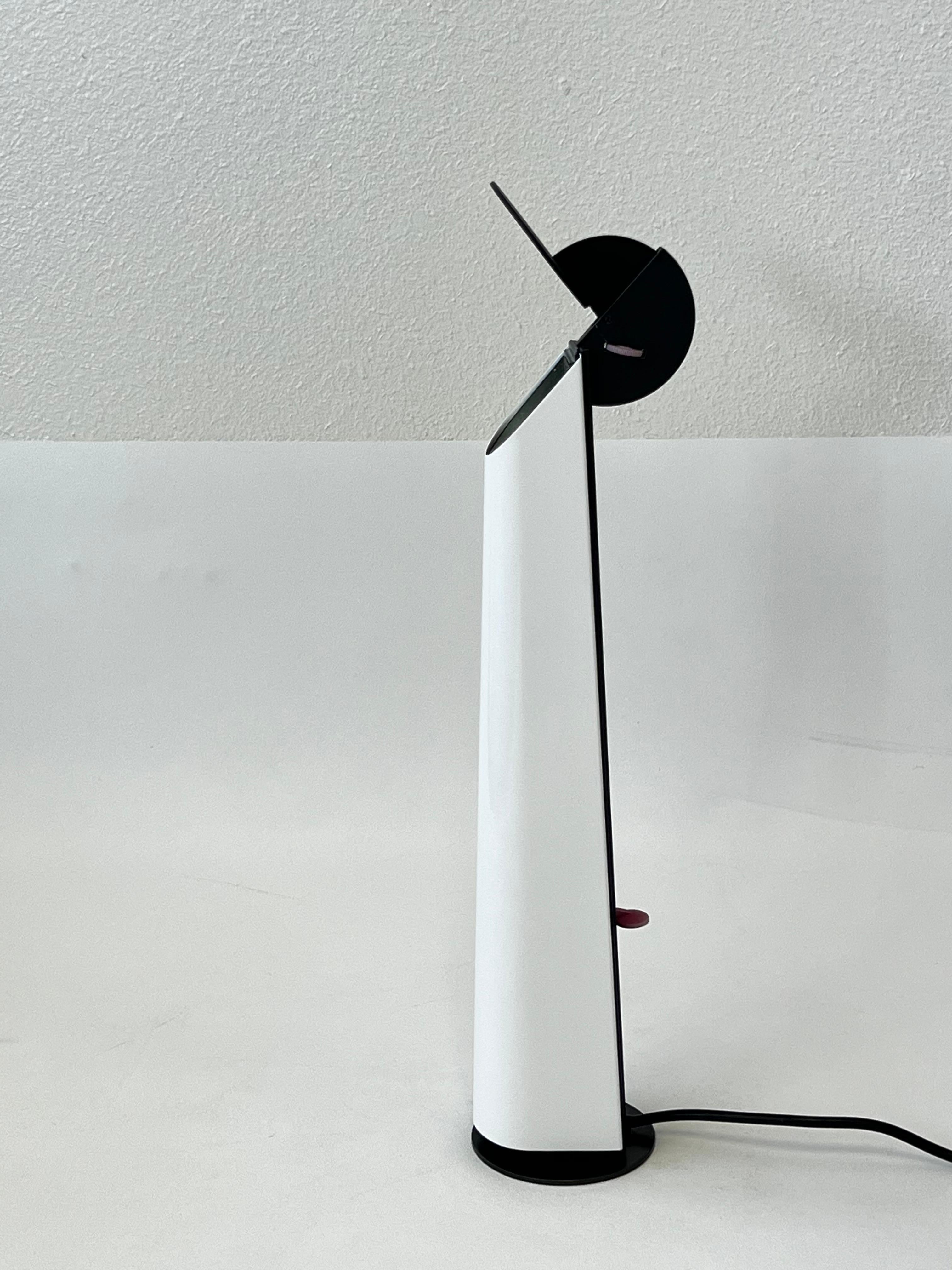 Lampada da tavolo italiana 