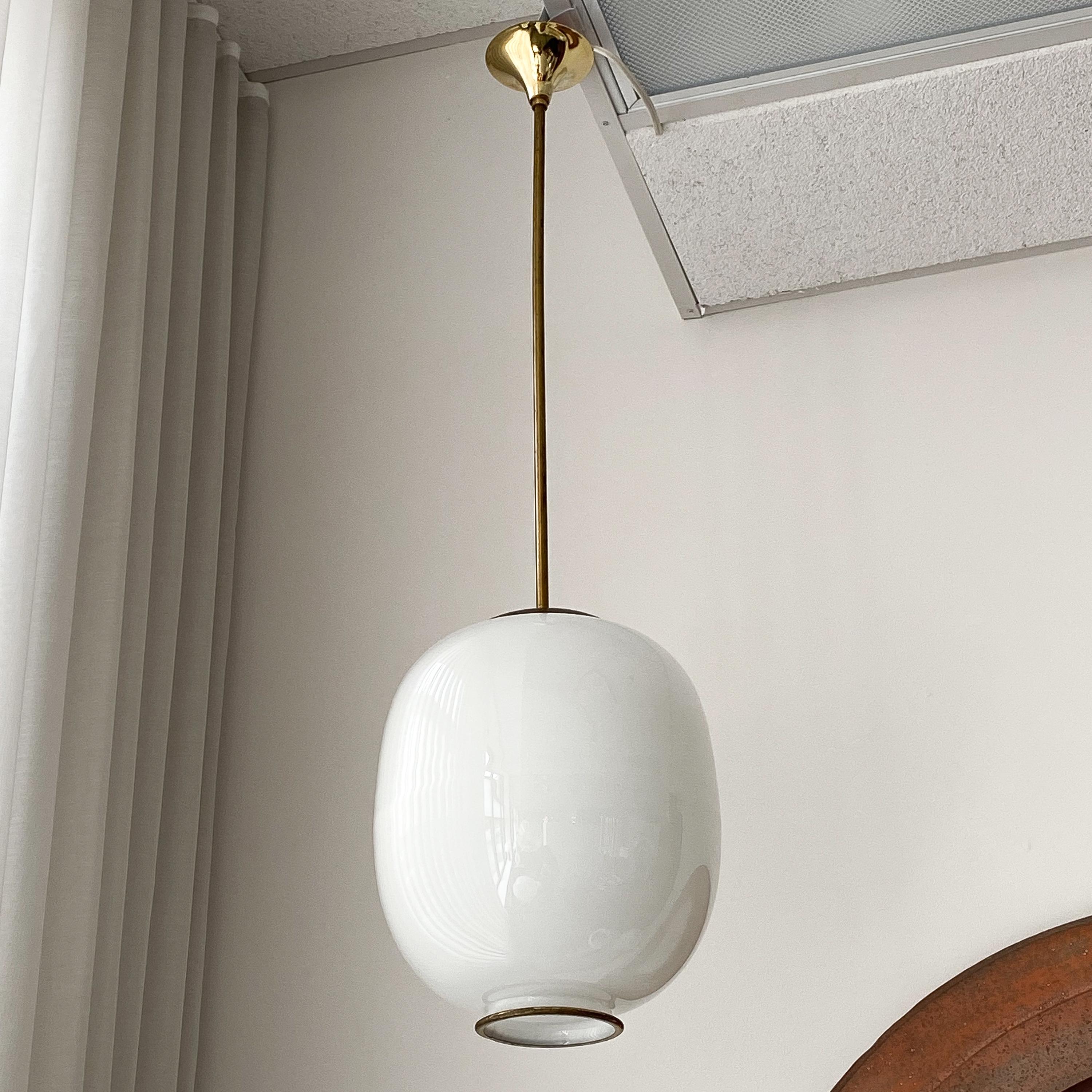 Italian White Glass and Brass Pendant Chandelier In Good Condition In Chicago, IL
