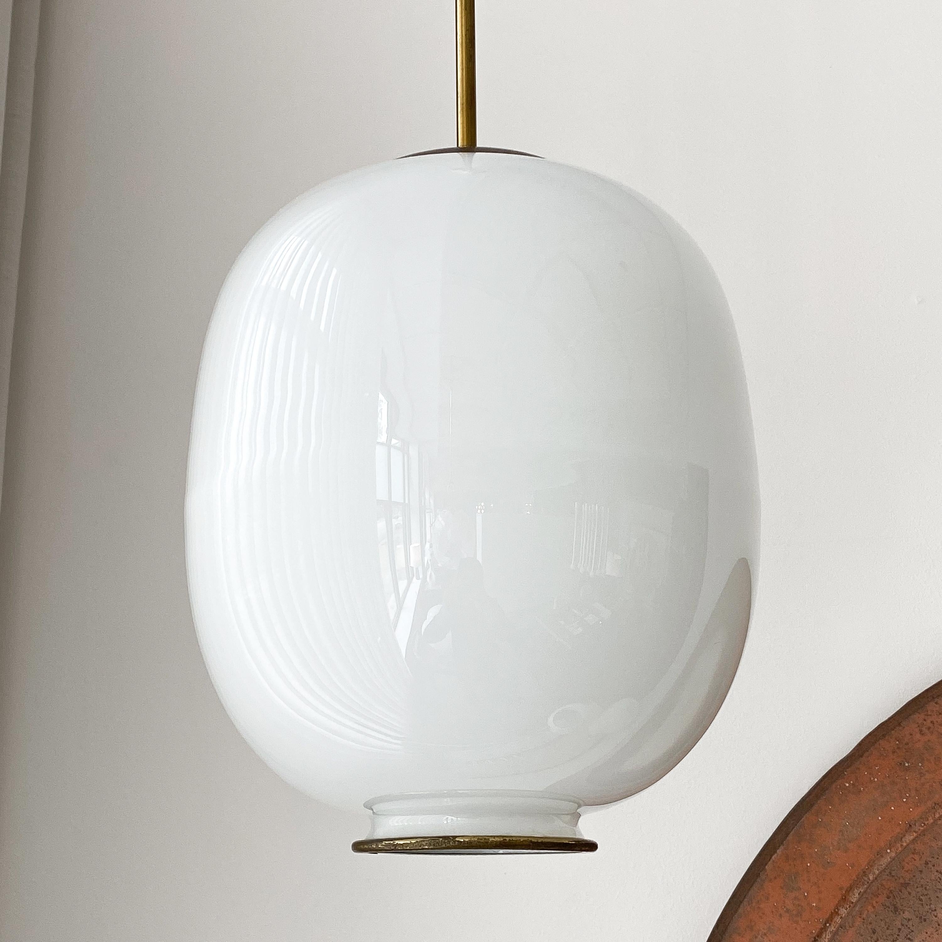 Mid-20th Century Italian White Glass and Brass Pendant Chandelier