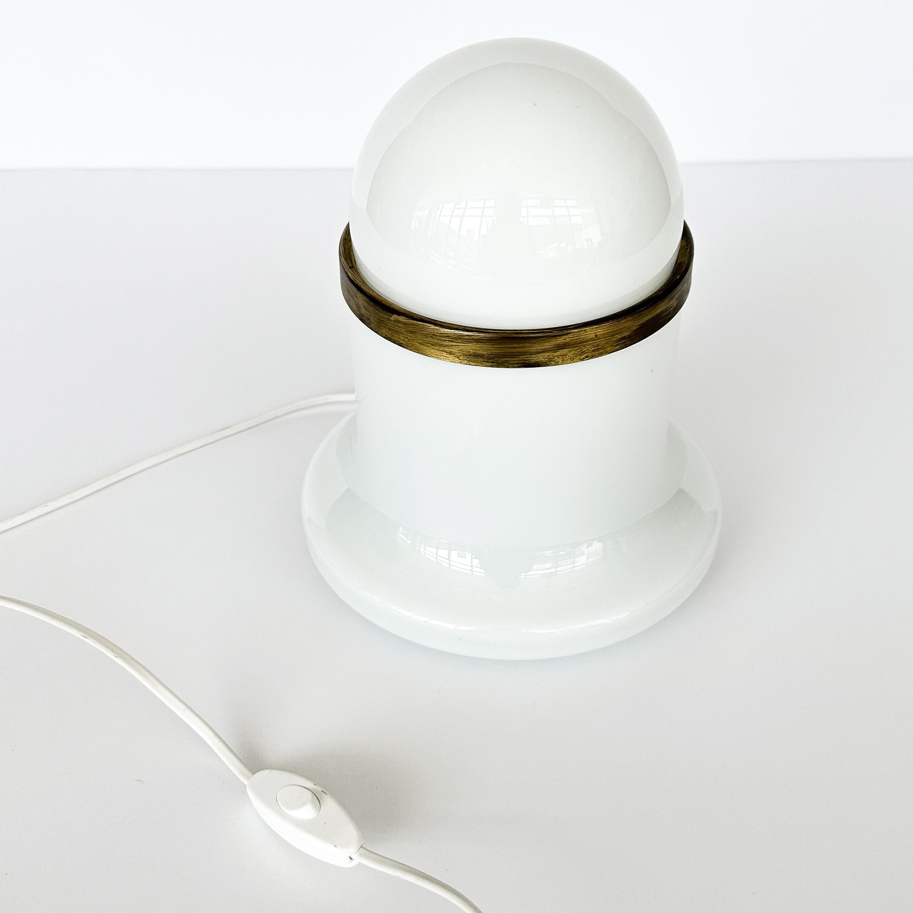 Italian White Glass and Brass Table Lamp by Goffredo Reggiani 4