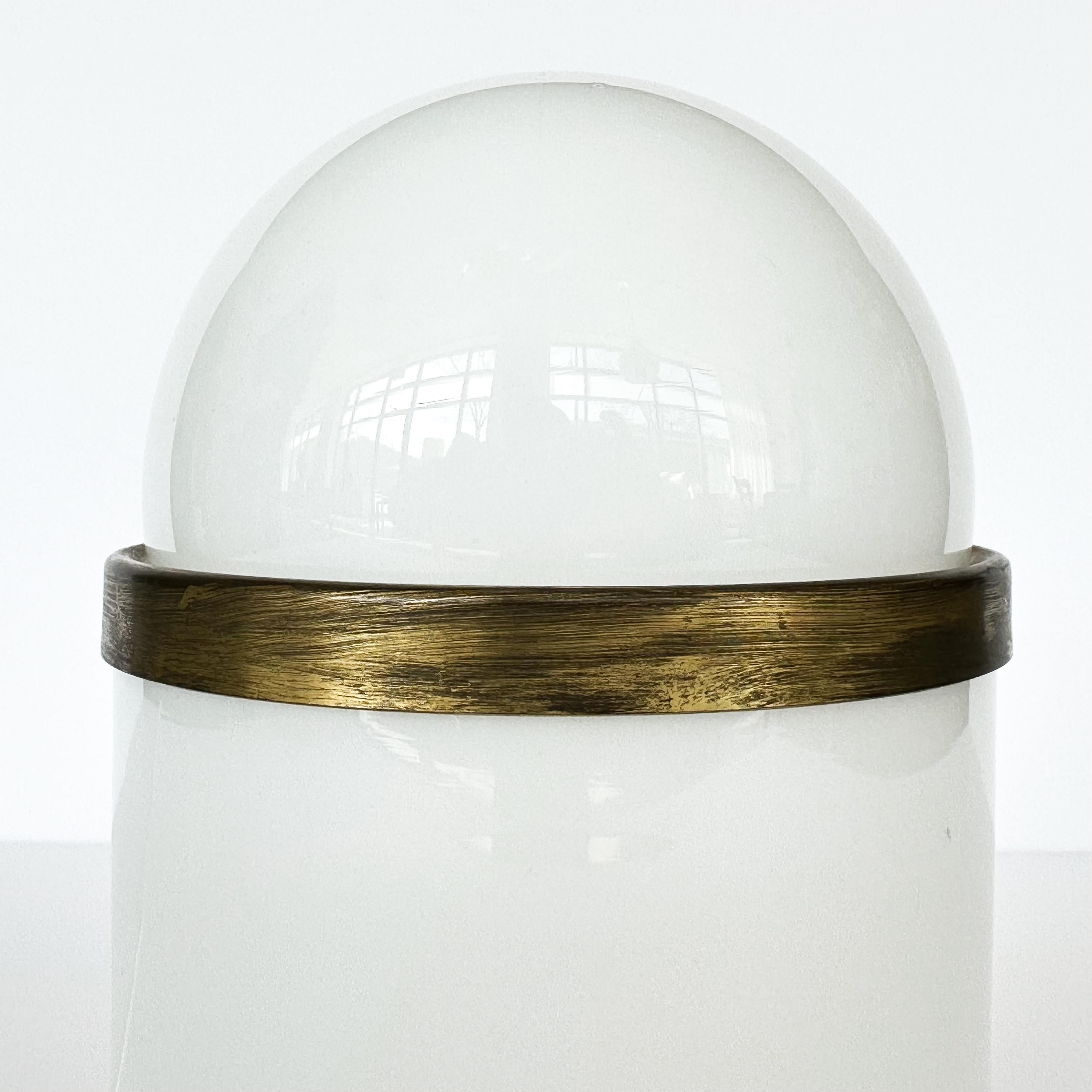 Mid-20th Century Italian White Glass and Brass Table Lamp by Goffredo Reggiani