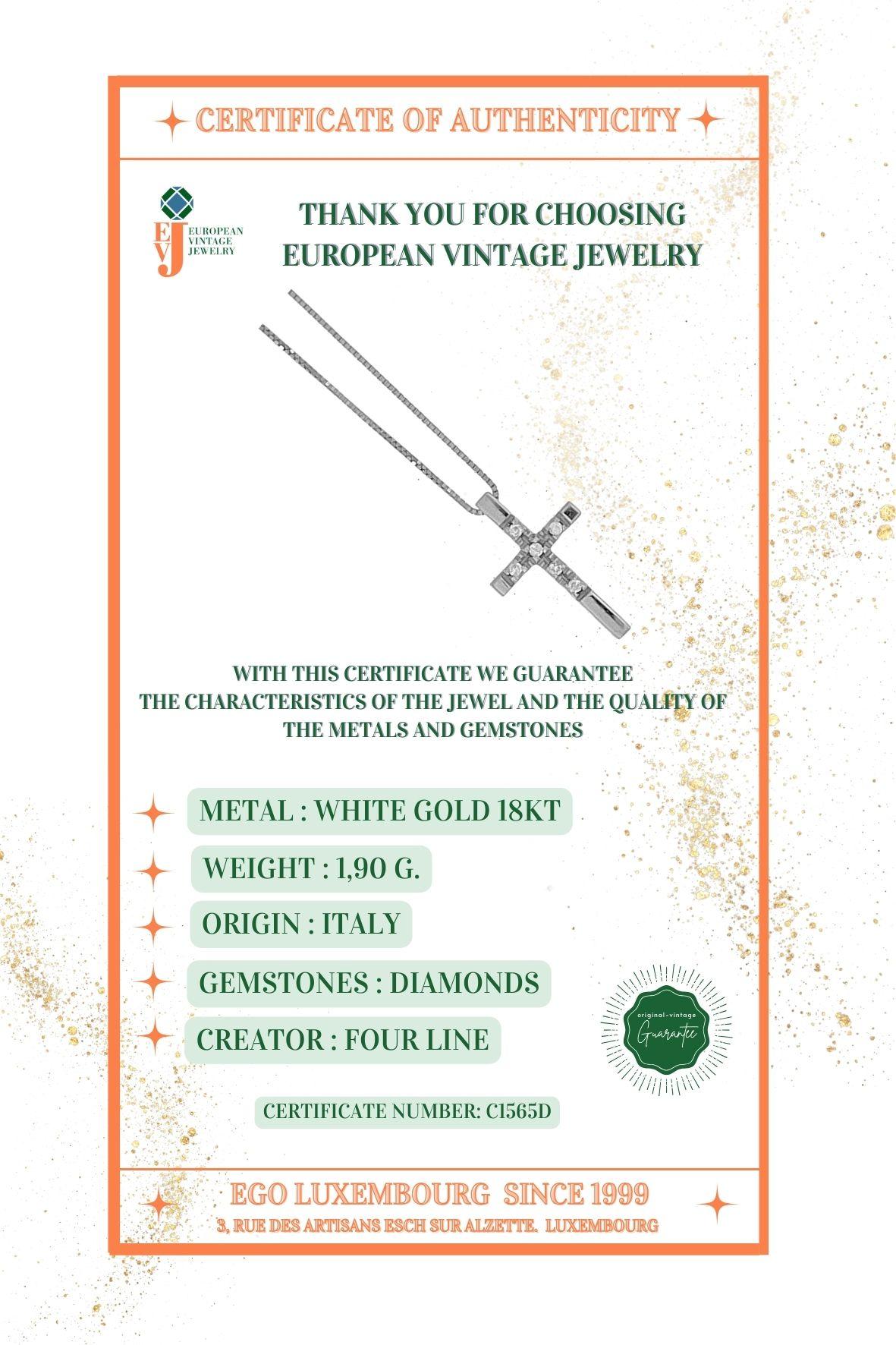 Collana con croce in oro bianco con diamanti di Four Line in vendita 4