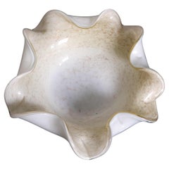 Cuenco italiano de cristal de Murano blanco y dorado
