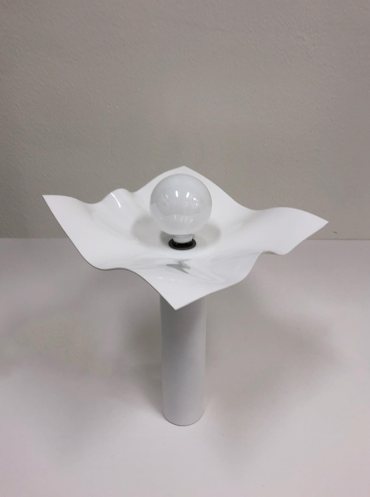 Italian White Handkerchief Table Lamp In Excellent Condition In Palm Springs, CA