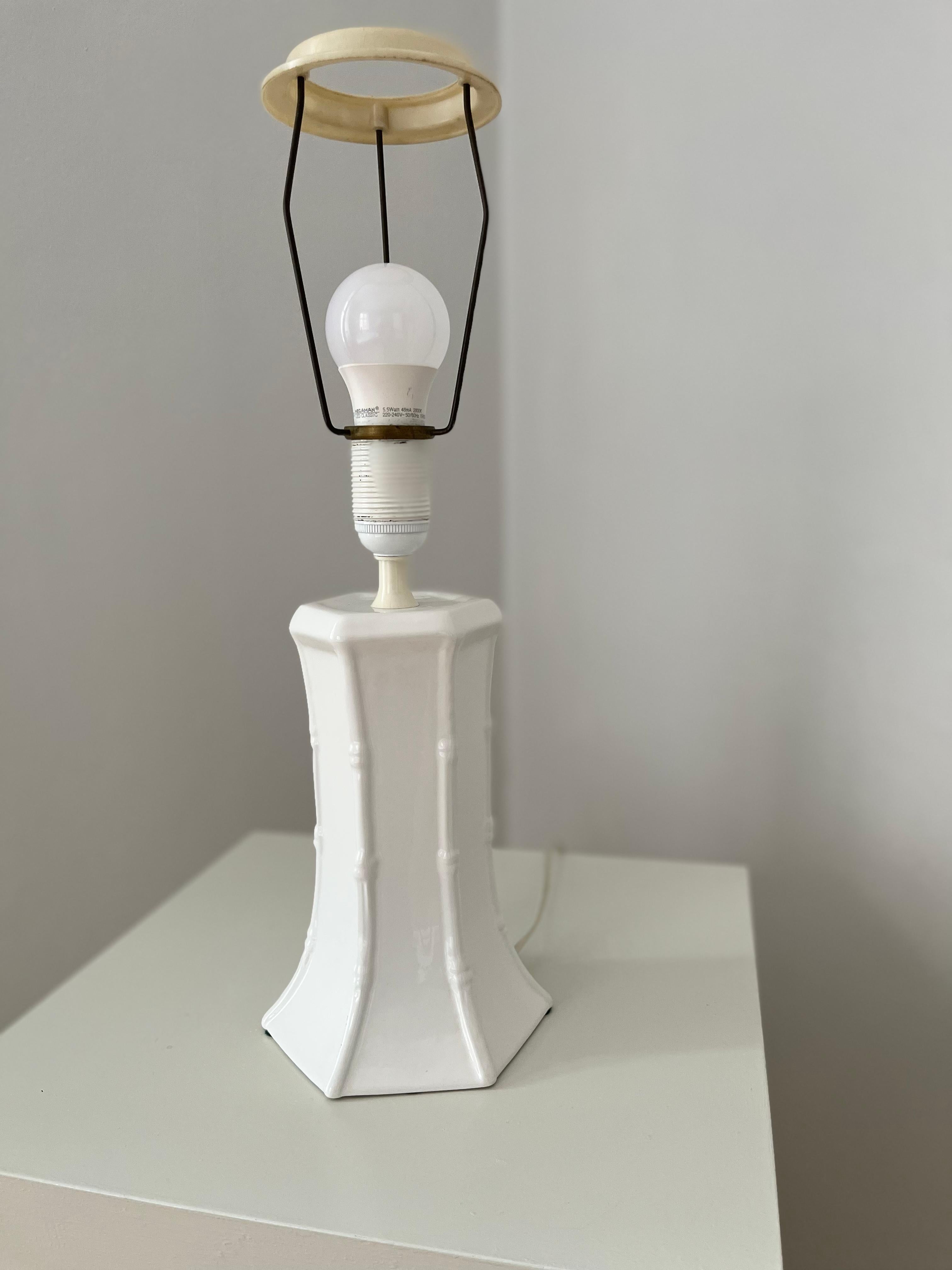Hollywood Regency Italian white handmade porcelain table lamp in the shape of bamboo For Sale